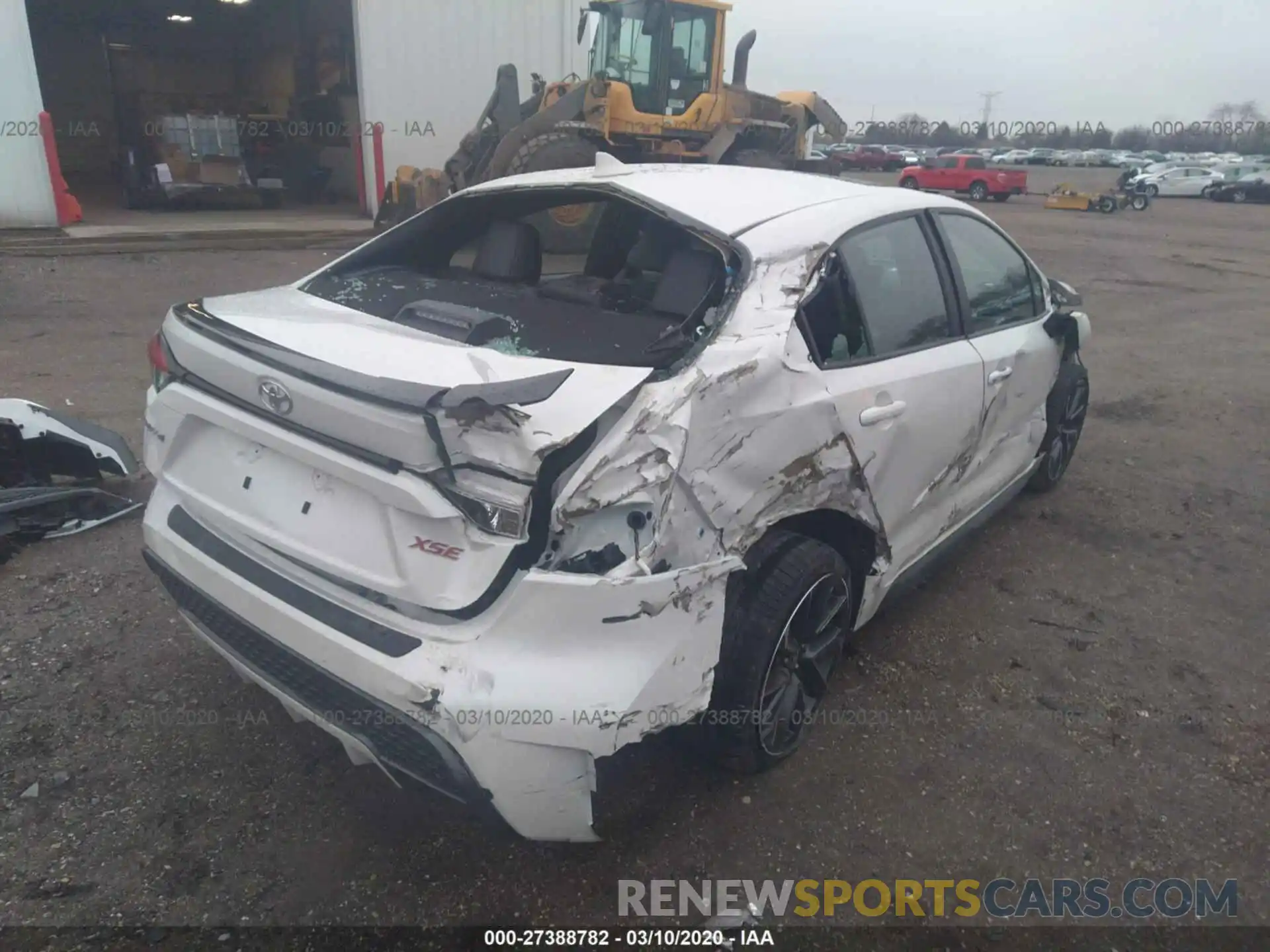 4 Photograph of a damaged car 5YFT4RCE0LP019686 TOYOTA COROLLA 2020