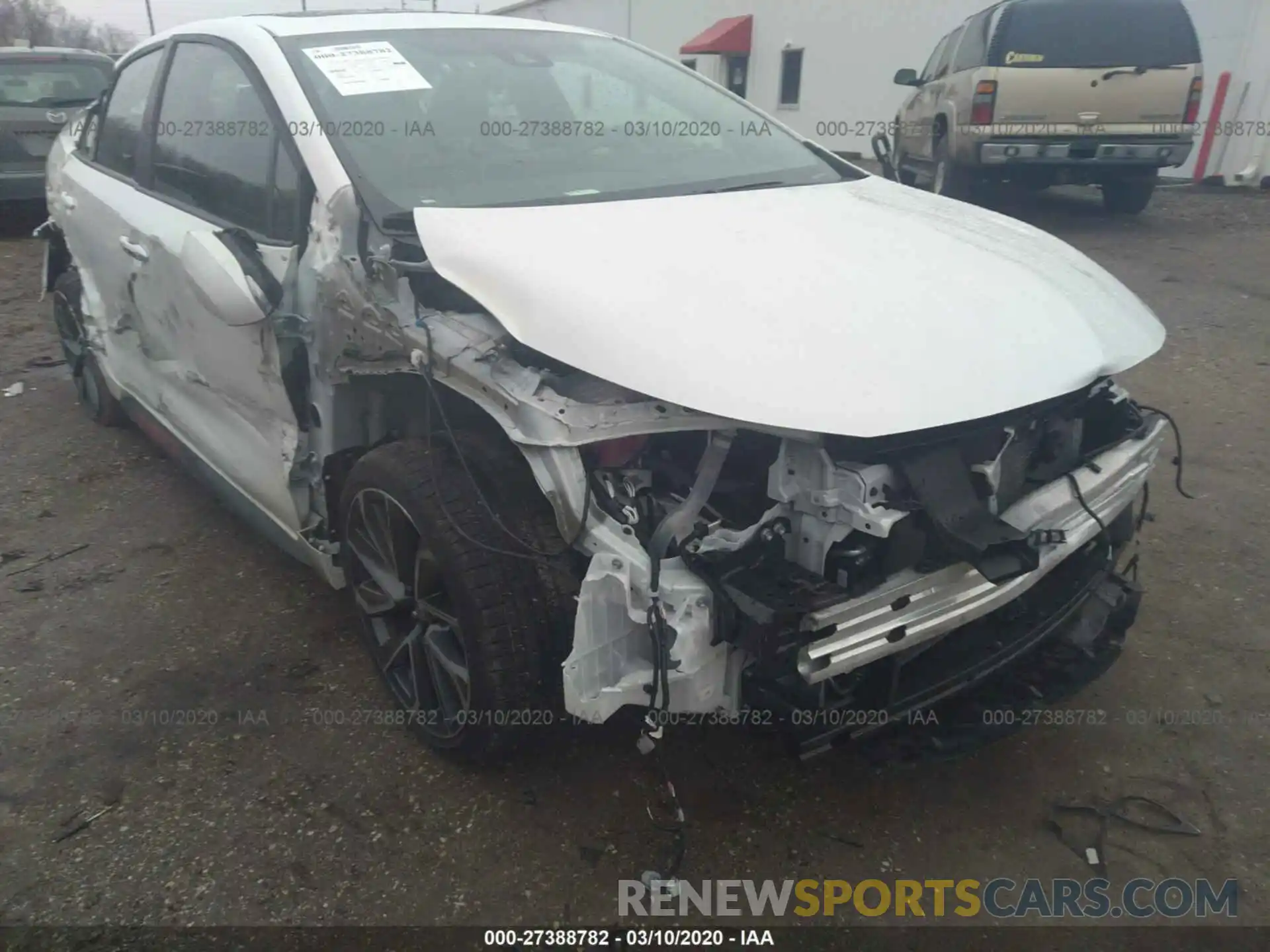 6 Photograph of a damaged car 5YFT4RCE0LP019686 TOYOTA COROLLA 2020