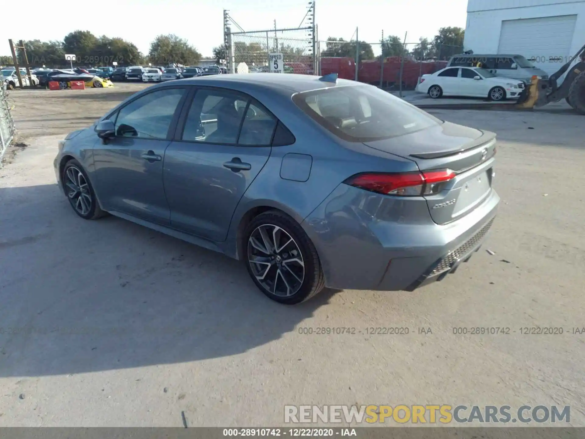 3 Photograph of a damaged car 5YFT4RCE0LP026038 TOYOTA COROLLA 2020