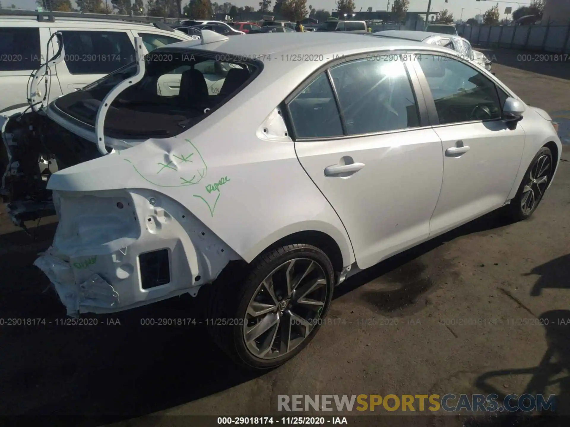 4 Photograph of a damaged car 5YFT4RCE0LP029778 TOYOTA COROLLA 2020