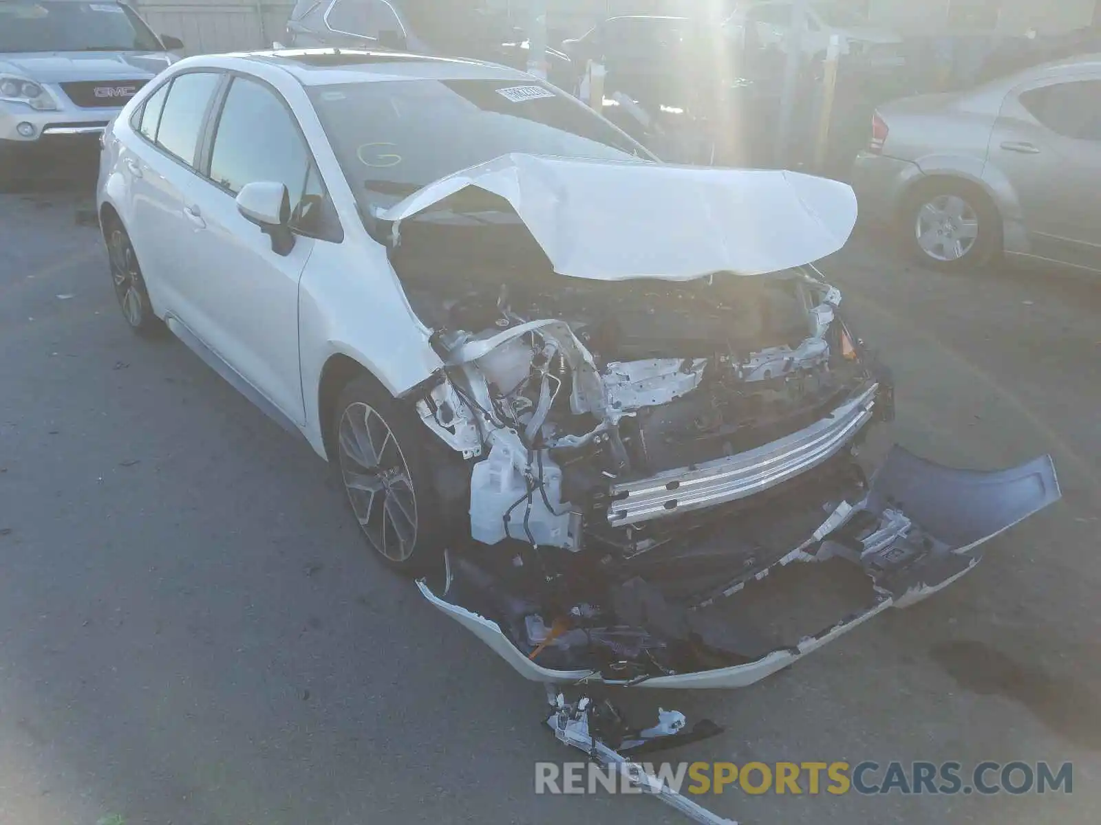 1 Photograph of a damaged car 5YFT4RCE0LP036469 TOYOTA COROLLA 2020