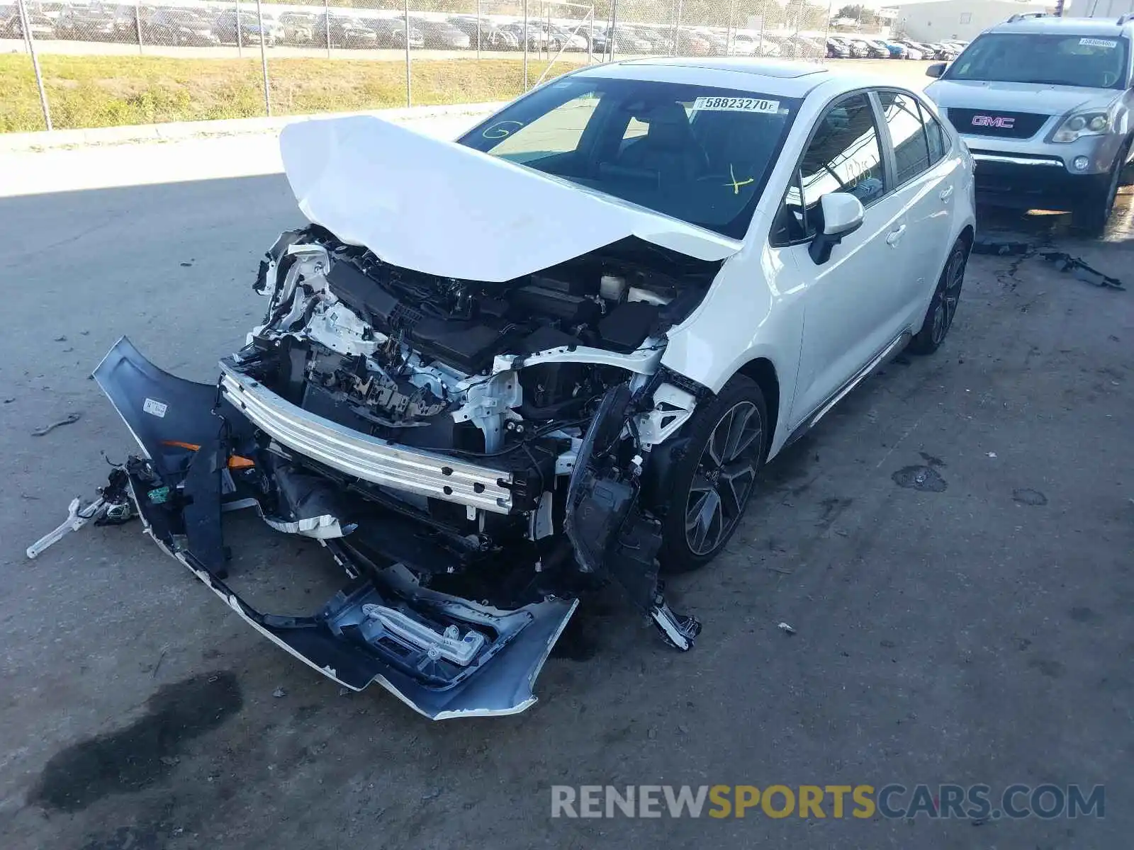 2 Photograph of a damaged car 5YFT4RCE0LP036469 TOYOTA COROLLA 2020