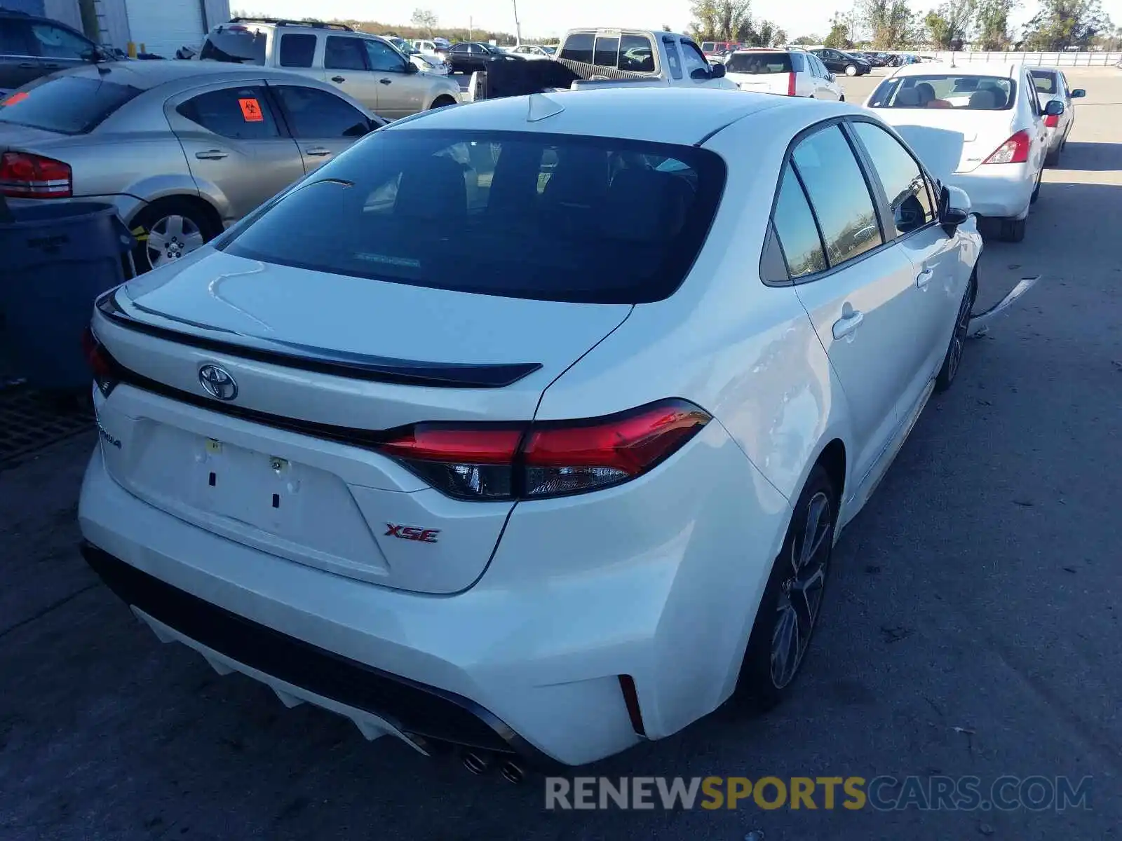 4 Photograph of a damaged car 5YFT4RCE0LP036469 TOYOTA COROLLA 2020