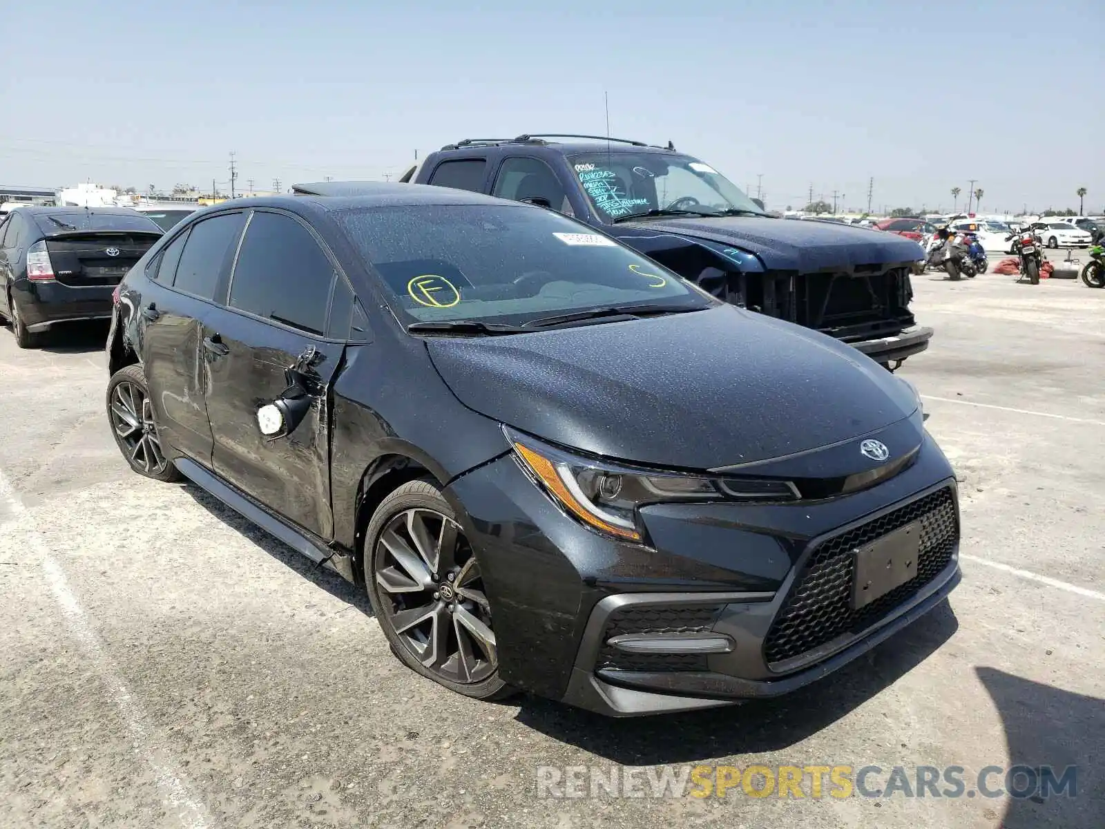 1 Photograph of a damaged car 5YFT4RCE0LP043860 TOYOTA COROLLA 2020