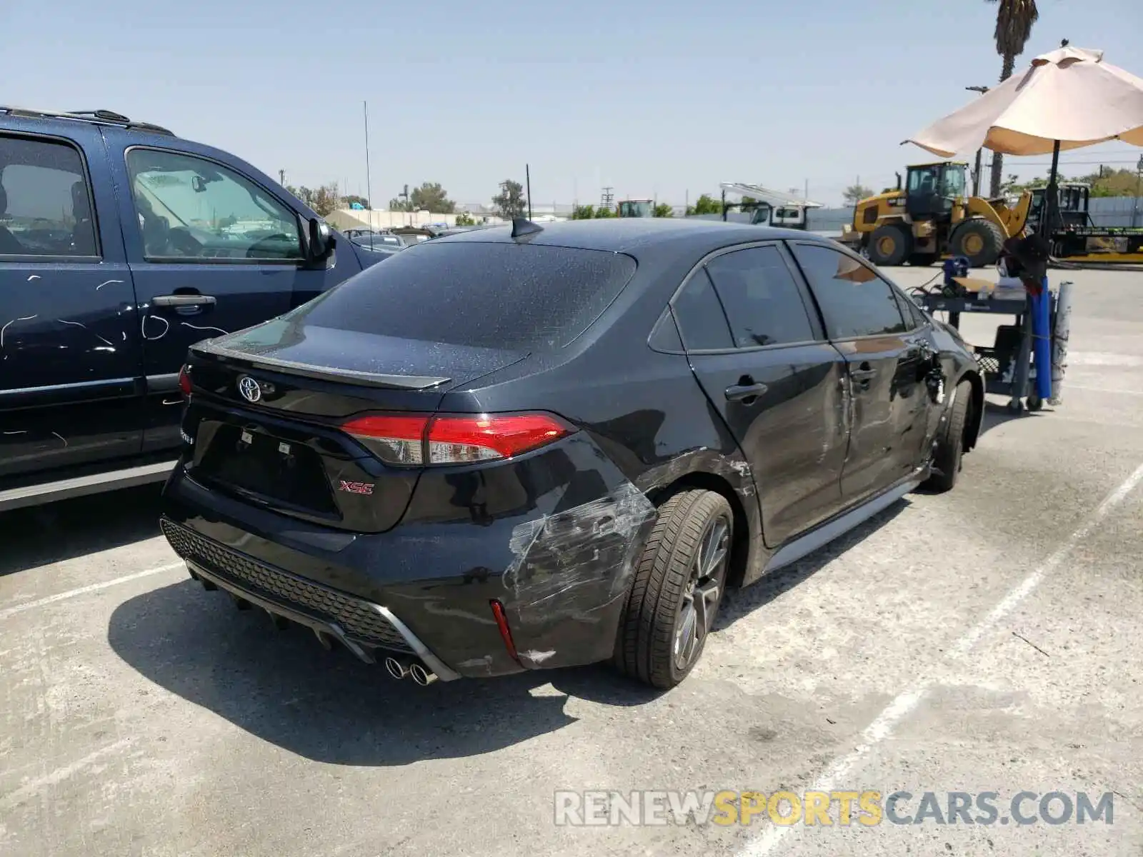 4 Photograph of a damaged car 5YFT4RCE0LP043860 TOYOTA COROLLA 2020