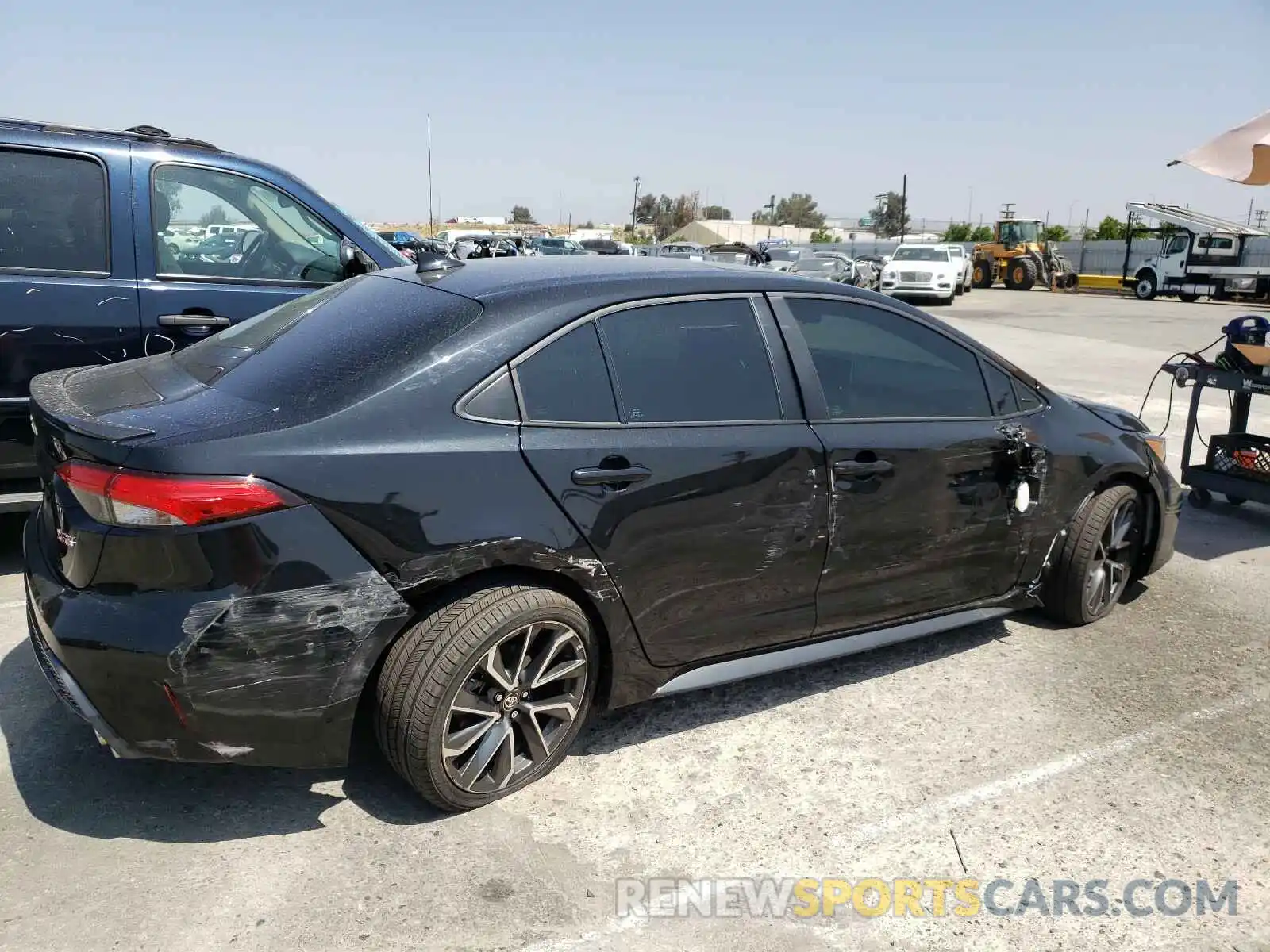 9 Photograph of a damaged car 5YFT4RCE0LP043860 TOYOTA COROLLA 2020