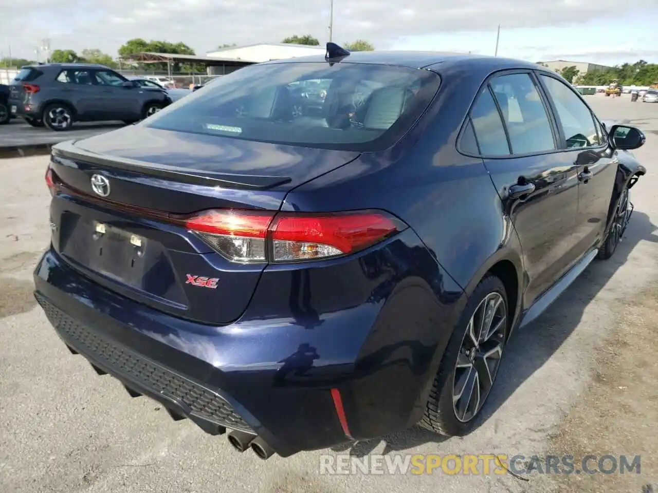 4 Photograph of a damaged car 5YFT4RCE0LP045866 TOYOTA COROLLA 2020