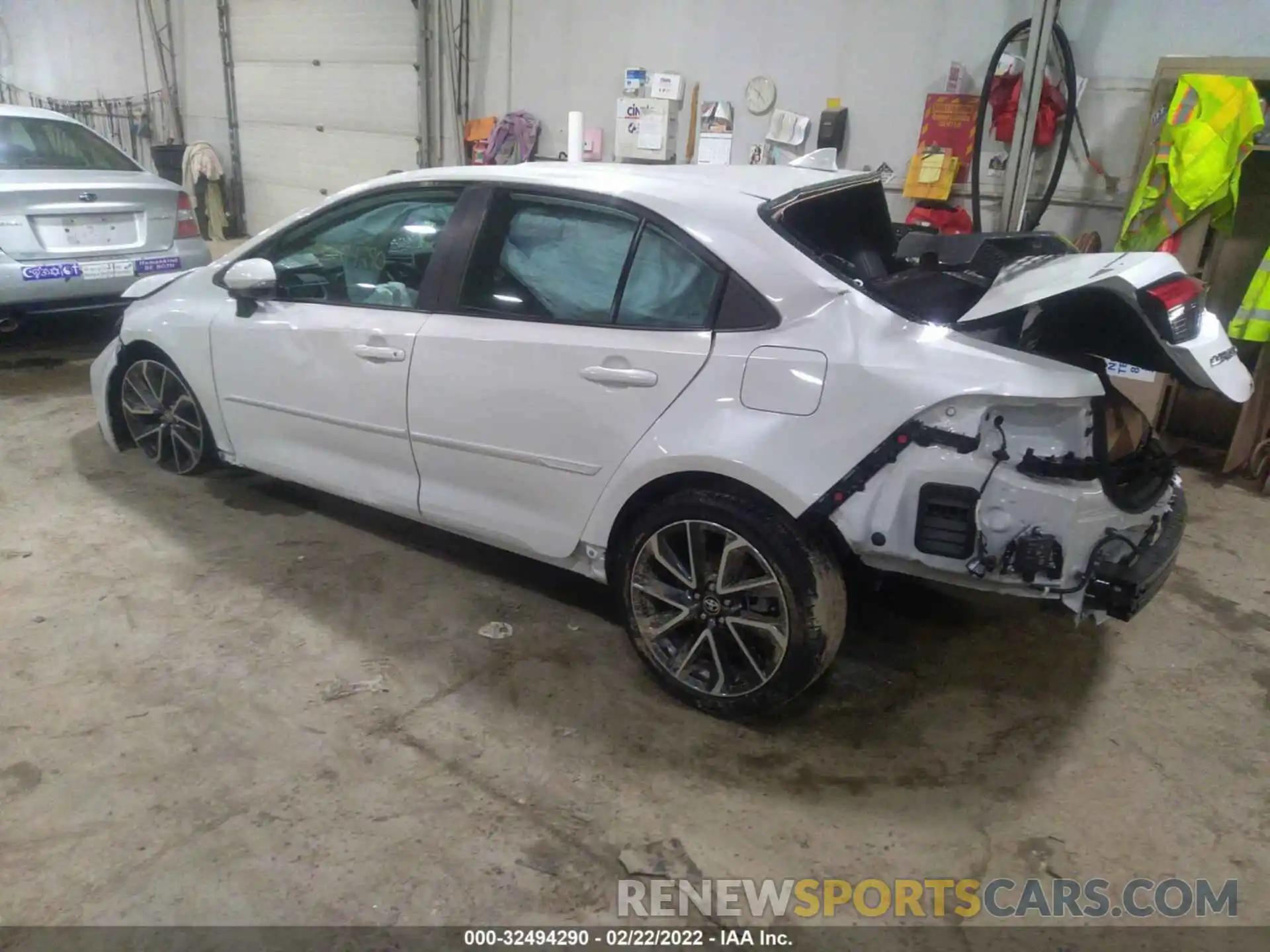 3 Photograph of a damaged car 5YFT4RCE0LP049920 TOYOTA COROLLA 2020