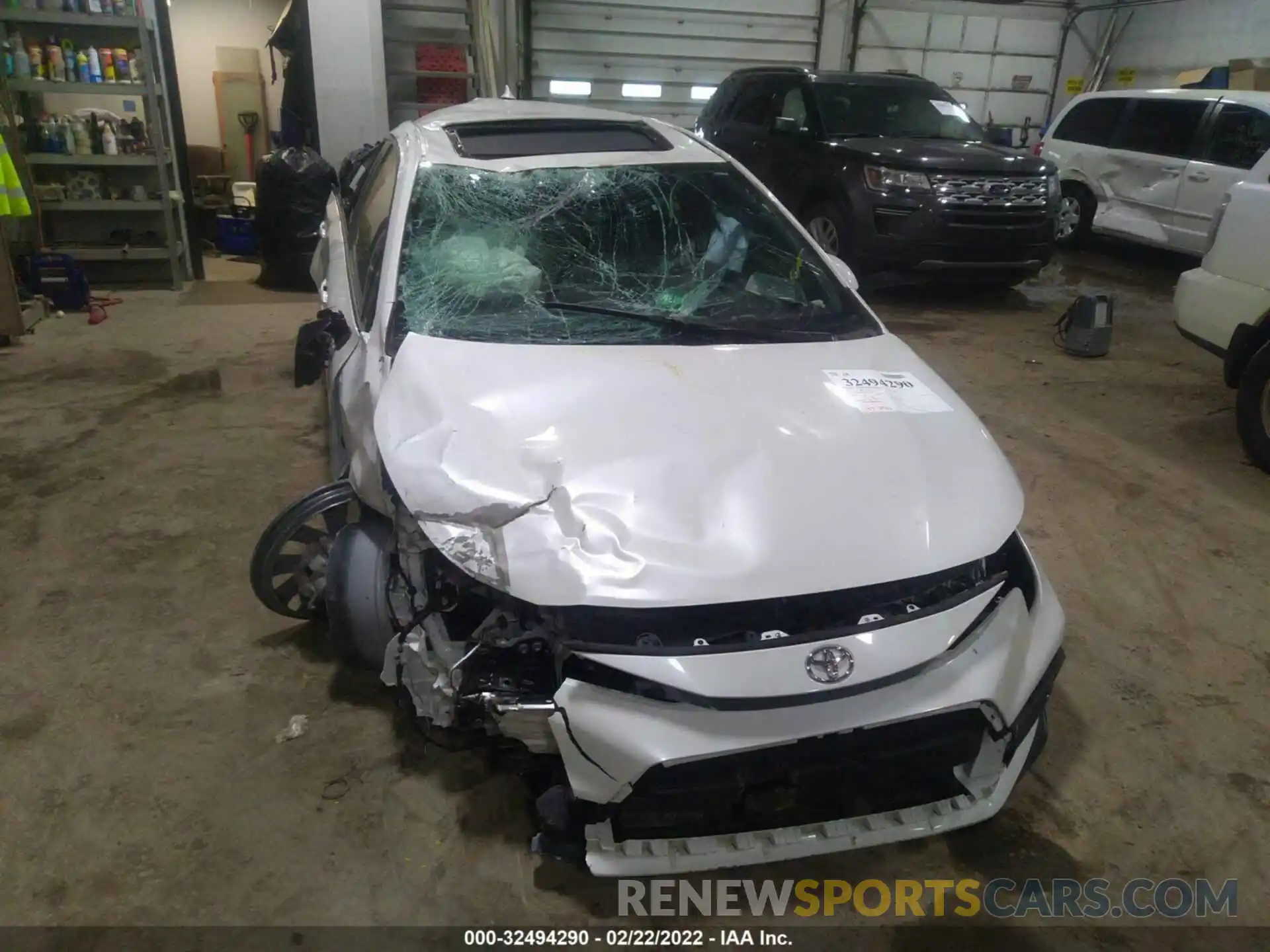 6 Photograph of a damaged car 5YFT4RCE0LP049920 TOYOTA COROLLA 2020