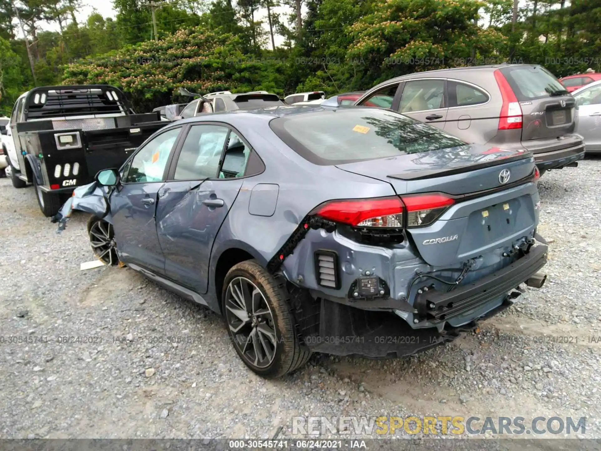 3 Photograph of a damaged car 5YFT4RCE0LP050677 TOYOTA COROLLA 2020