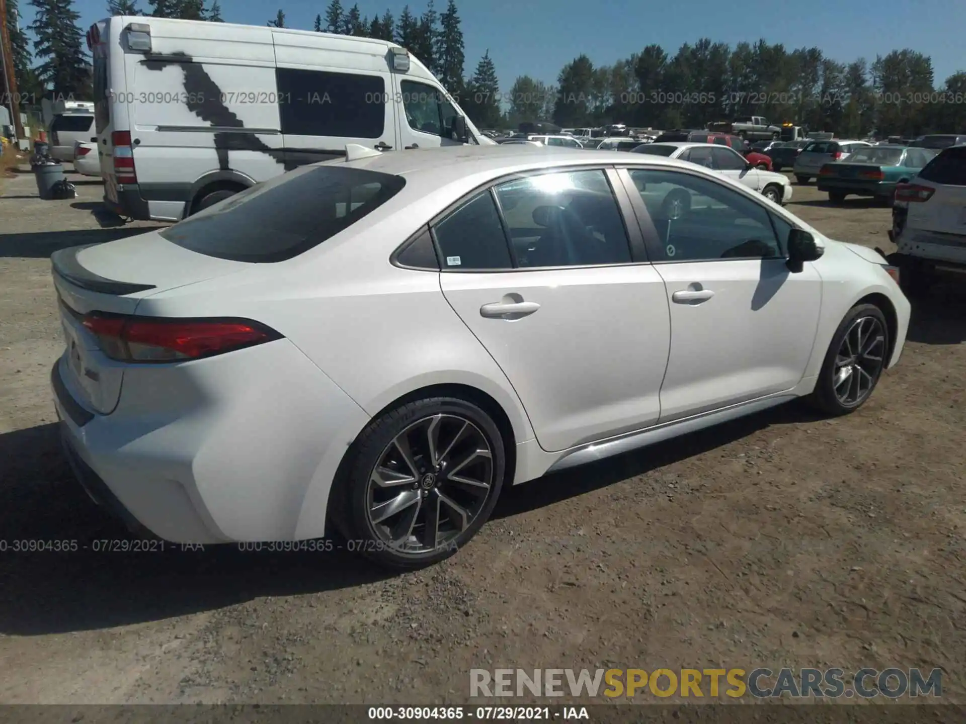 4 Photograph of a damaged car 5YFT4RCE1LP003027 TOYOTA COROLLA 2020