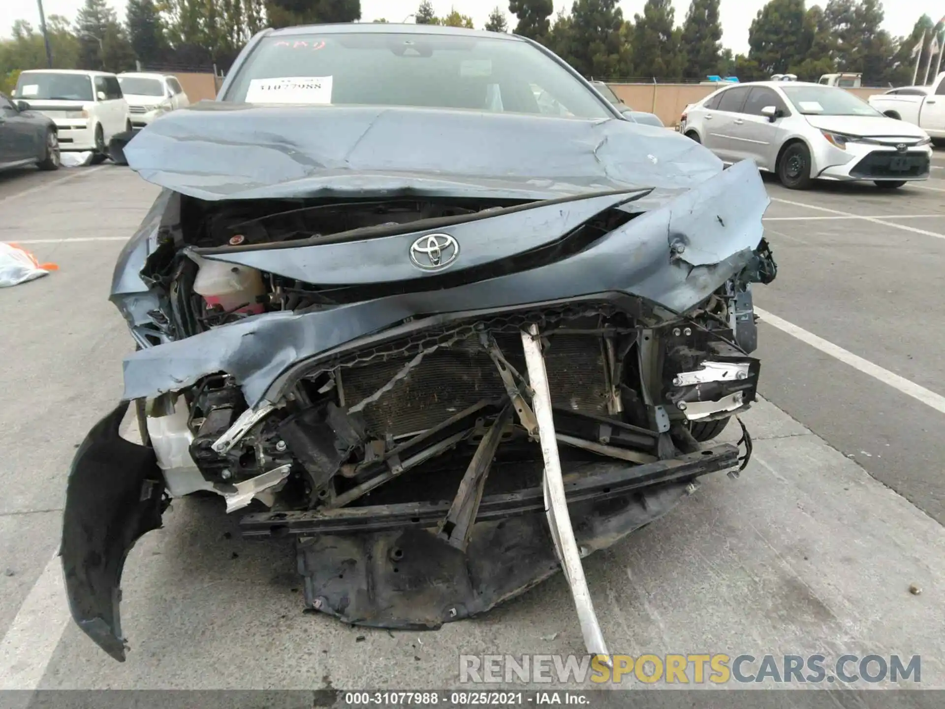 6 Photograph of a damaged car 5YFT4RCE1LP004128 TOYOTA COROLLA 2020