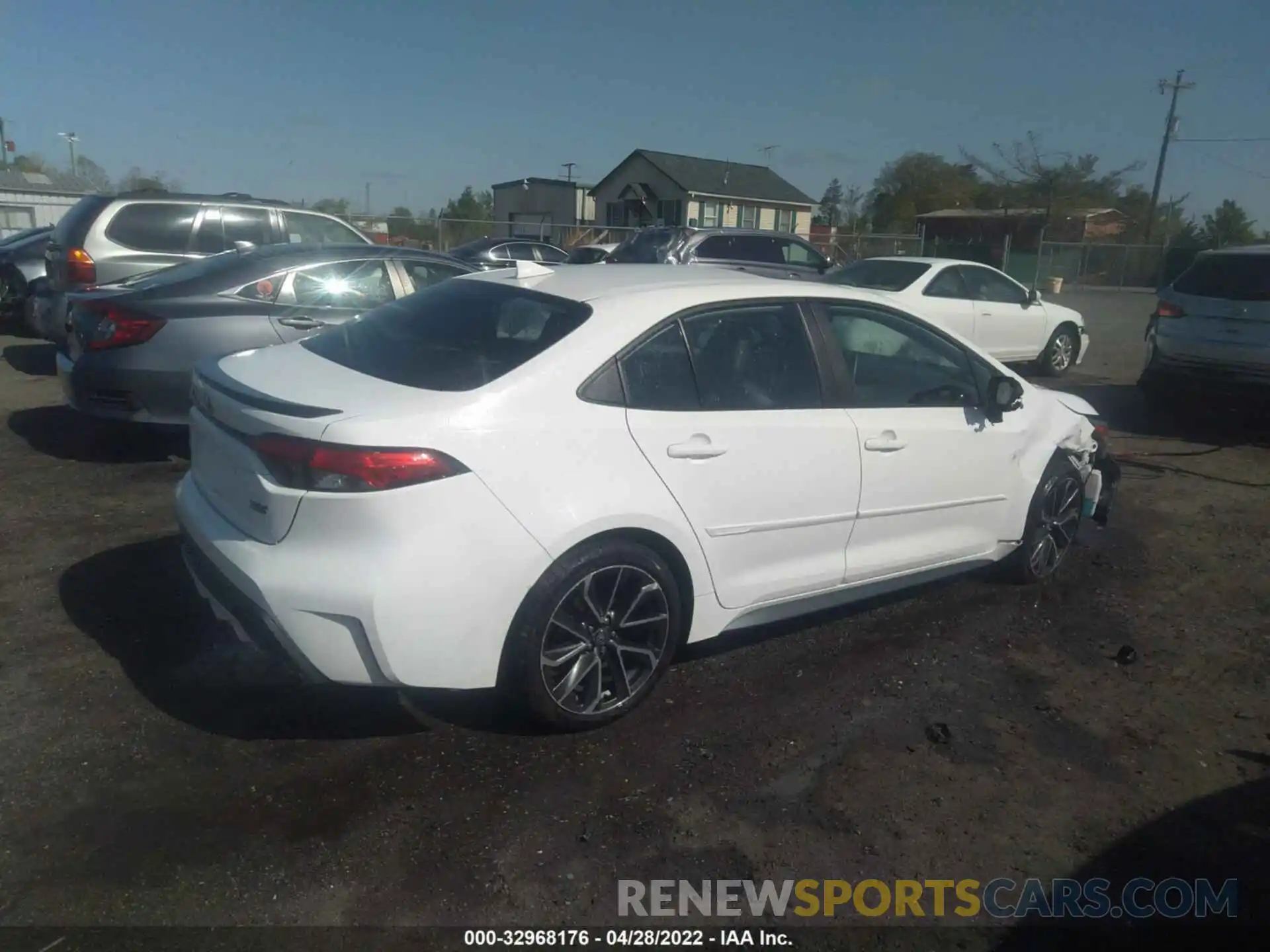 4 Photograph of a damaged car 5YFT4RCE1LP005179 TOYOTA COROLLA 2020