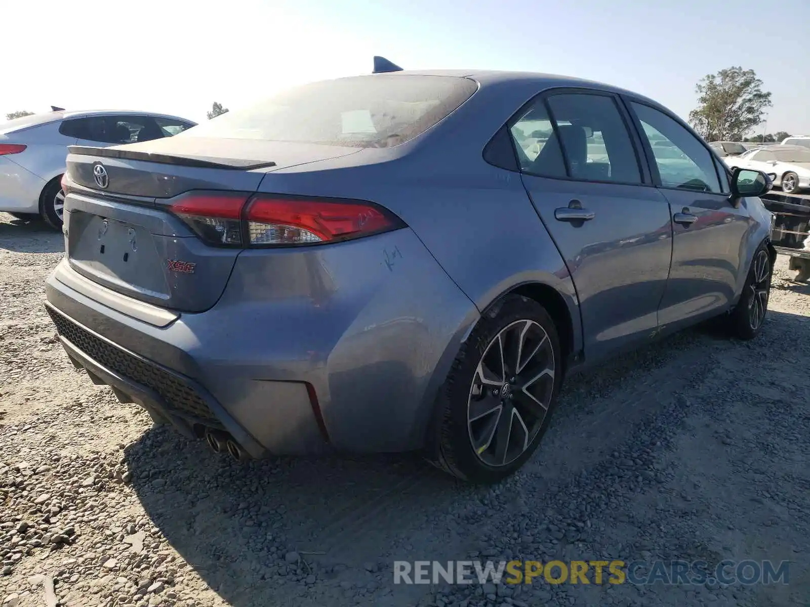 4 Photograph of a damaged car 5YFT4RCE1LP039865 TOYOTA COROLLA 2020