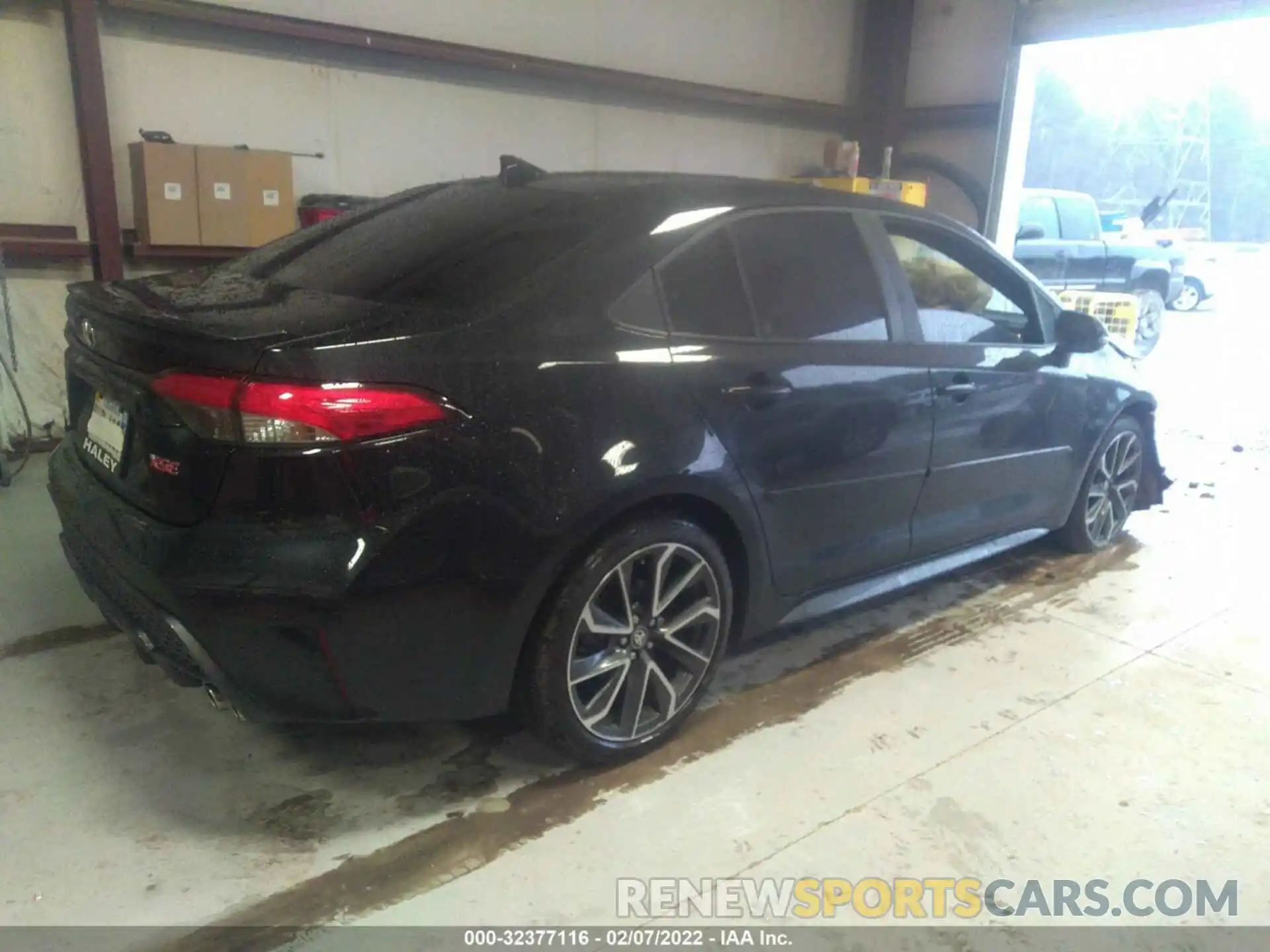 4 Photograph of a damaged car 5YFT4RCE1LP046797 TOYOTA COROLLA 2020