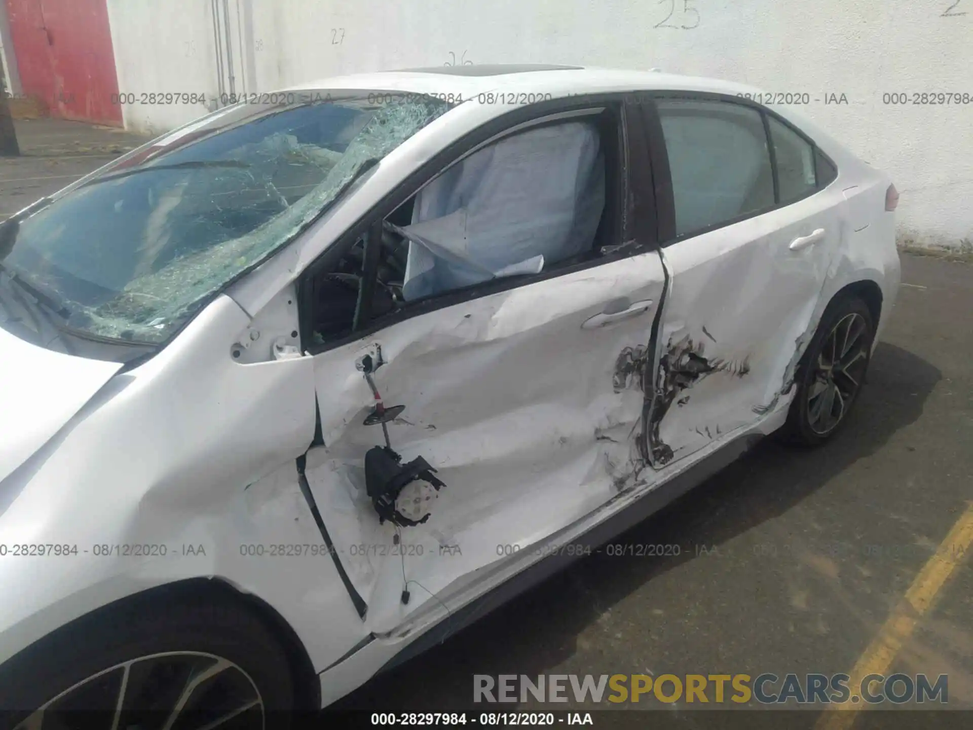 6 Photograph of a damaged car 5YFT4RCE2LP009466 TOYOTA COROLLA 2020