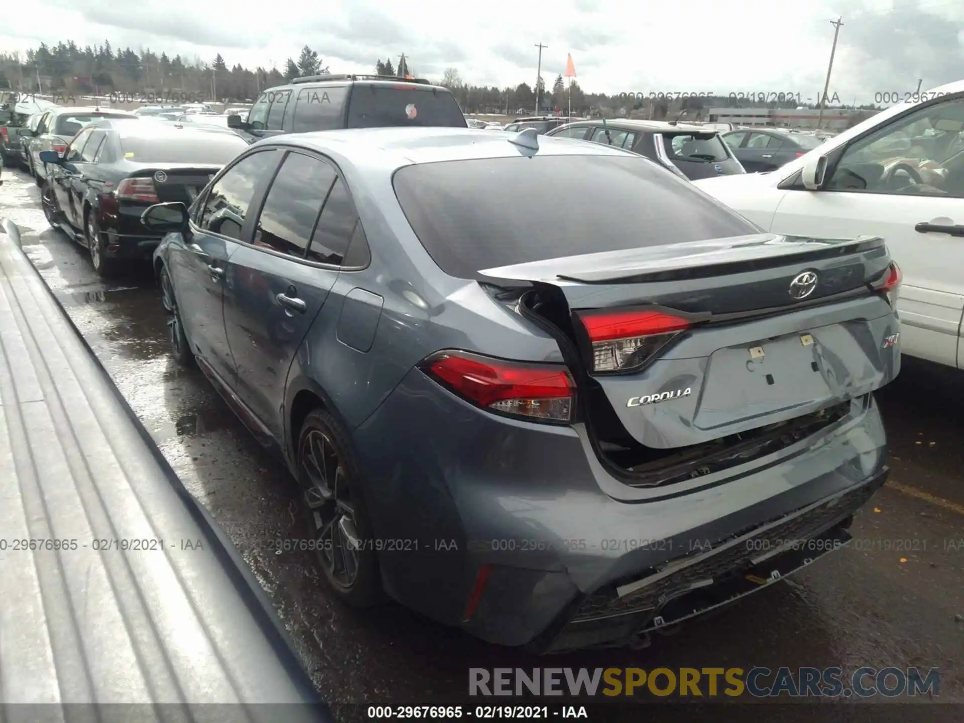 3 Photograph of a damaged car 5YFT4RCE2LP015719 TOYOTA COROLLA 2020