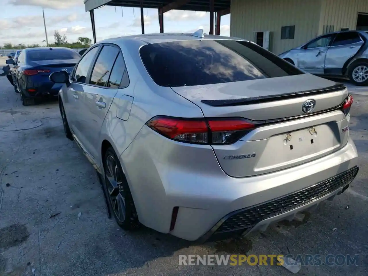 3 Photograph of a damaged car 5YFT4RCE2LP018247 TOYOTA COROLLA 2020