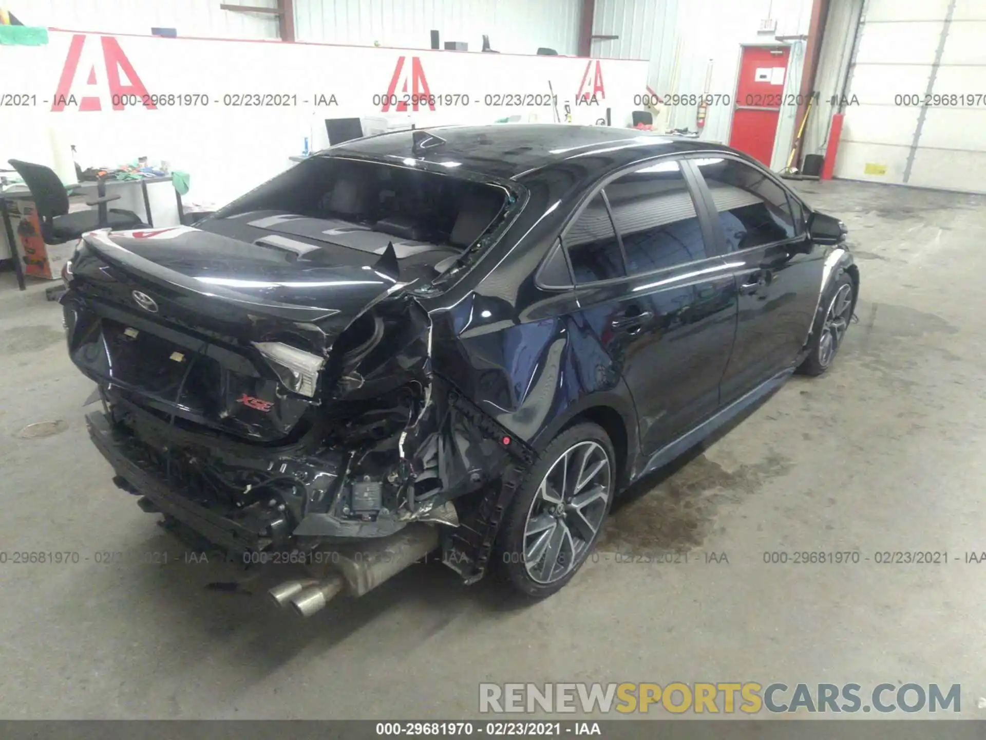 4 Photograph of a damaged car 5YFT4RCE2LP018684 TOYOTA COROLLA 2020