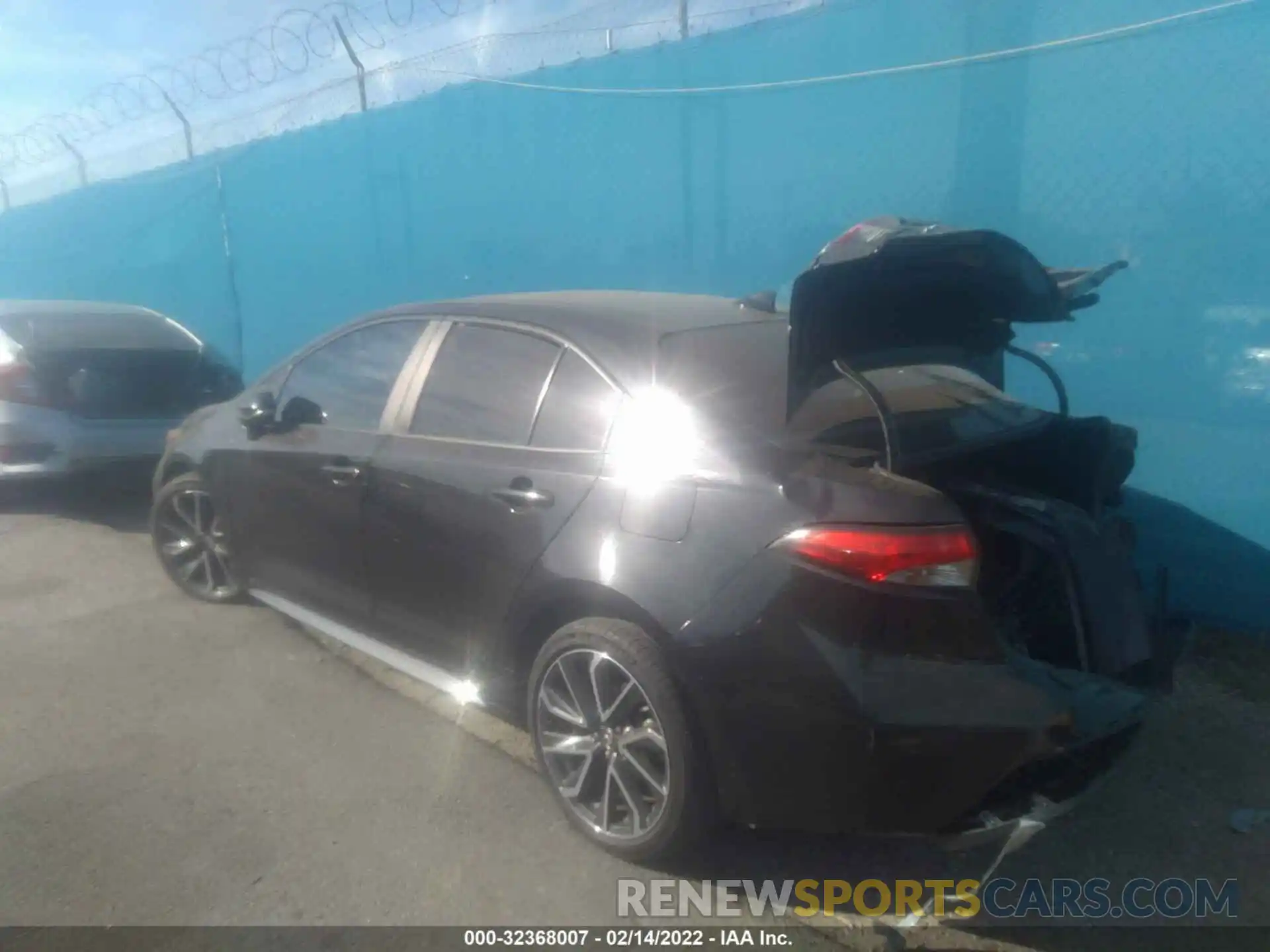 3 Photograph of a damaged car 5YFT4RCE2LP029295 TOYOTA COROLLA 2020