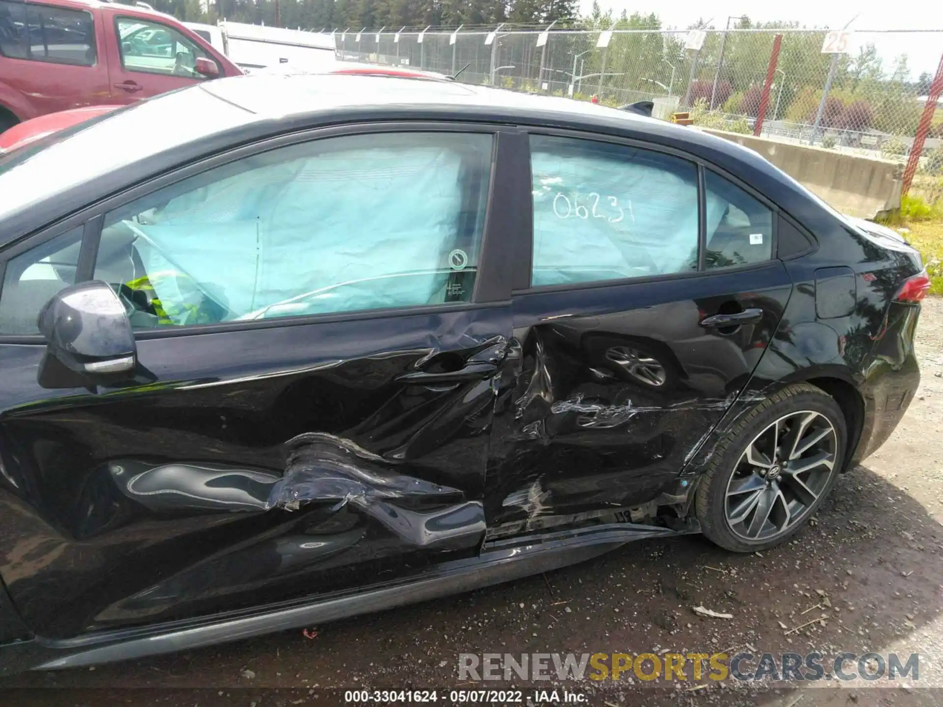 6 Photograph of a damaged car 5YFT4RCE3LP008617 TOYOTA COROLLA 2020