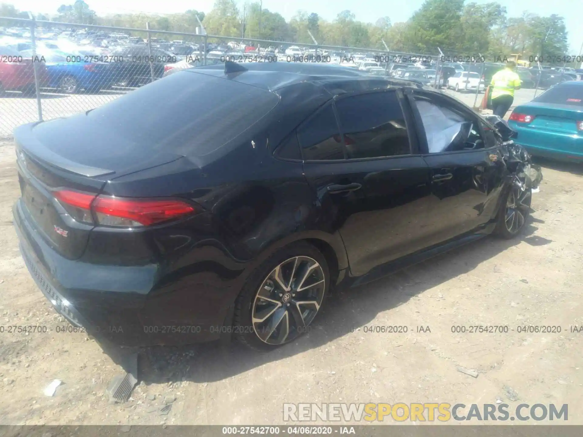 4 Photograph of a damaged car 5YFT4RCE3LP014806 TOYOTA COROLLA 2020