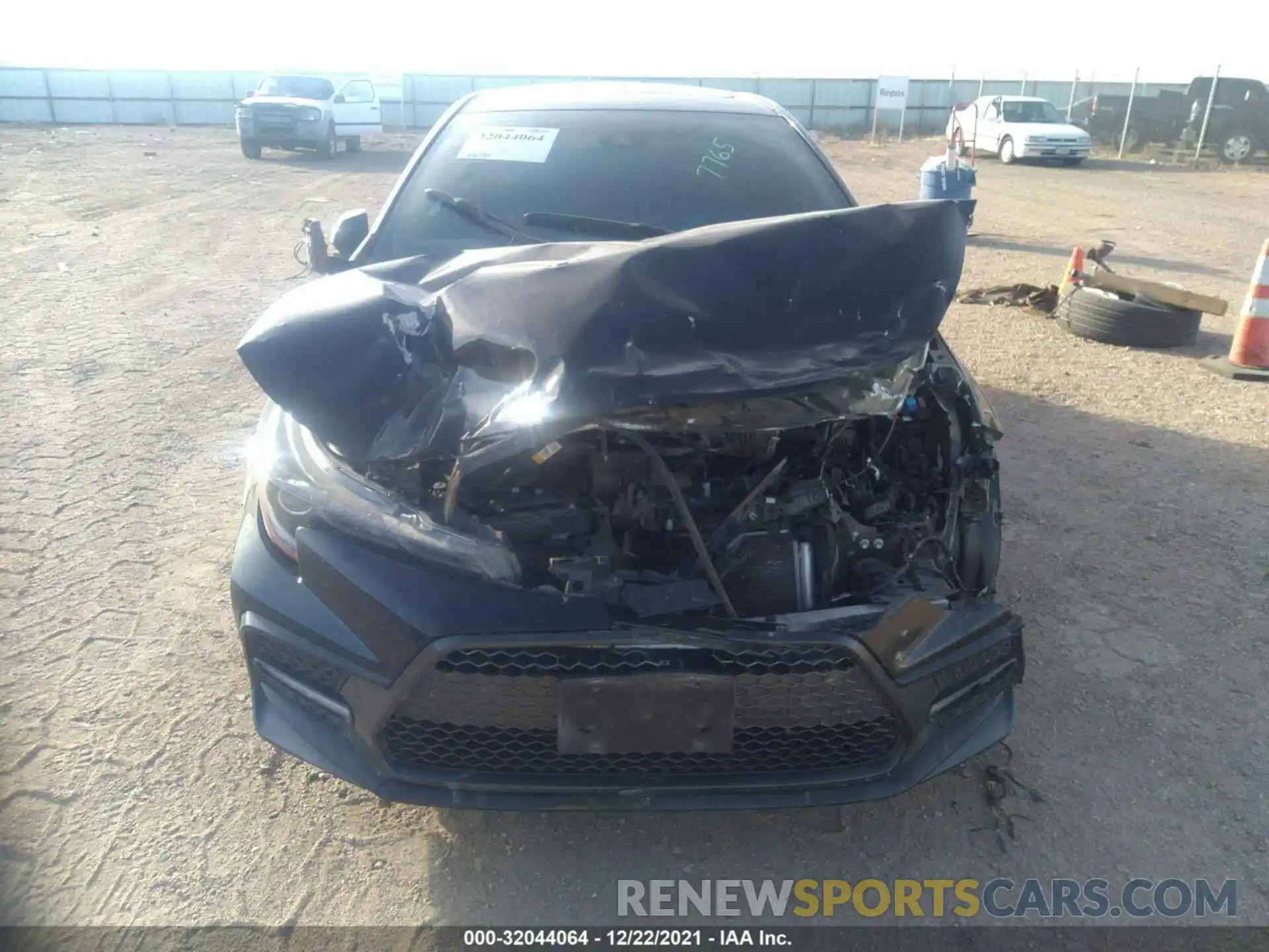 6 Photograph of a damaged car 5YFT4RCE3LP027765 TOYOTA COROLLA 2020