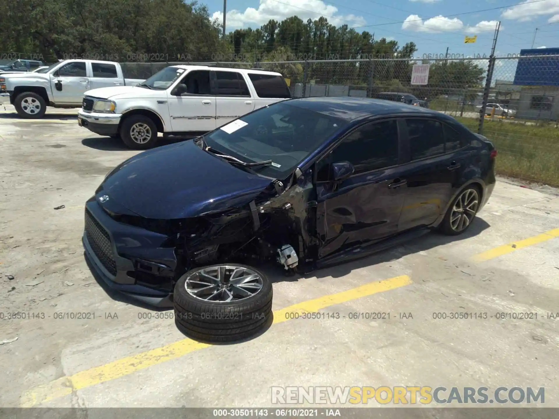 2 Photograph of a damaged car 5YFT4RCE3LP044081 TOYOTA COROLLA 2020