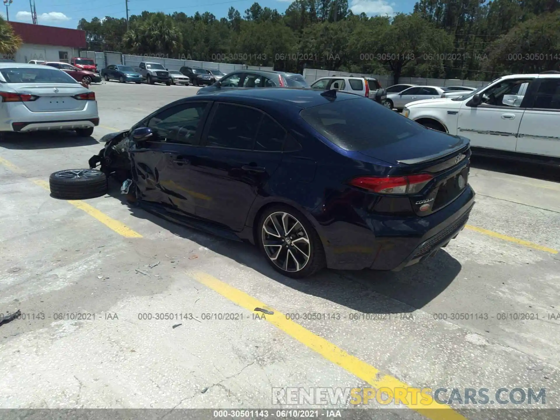 3 Photograph of a damaged car 5YFT4RCE3LP044081 TOYOTA COROLLA 2020