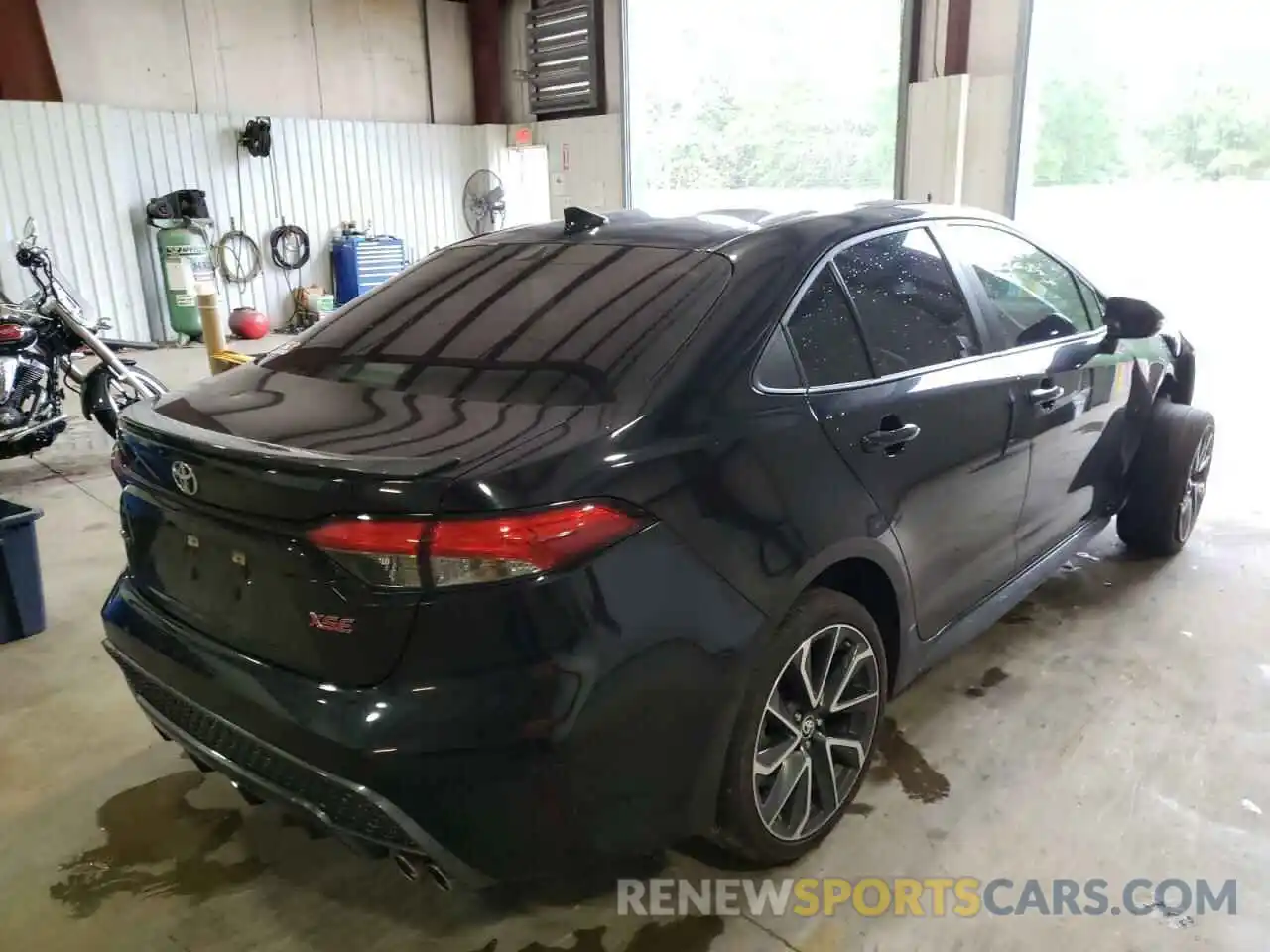 4 Photograph of a damaged car 5YFT4RCE3LP050253 TOYOTA COROLLA 2020