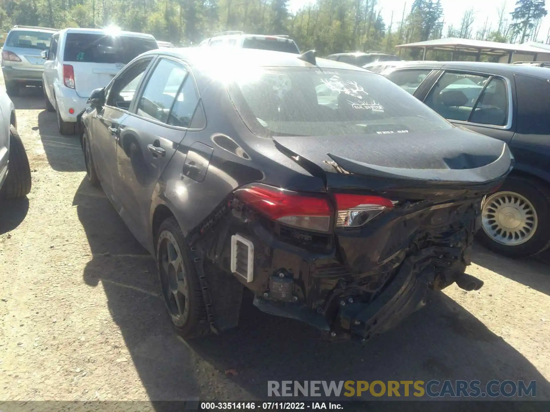 3 Photograph of a damaged car 5YFT4RCE4LP003216 TOYOTA COROLLA 2020