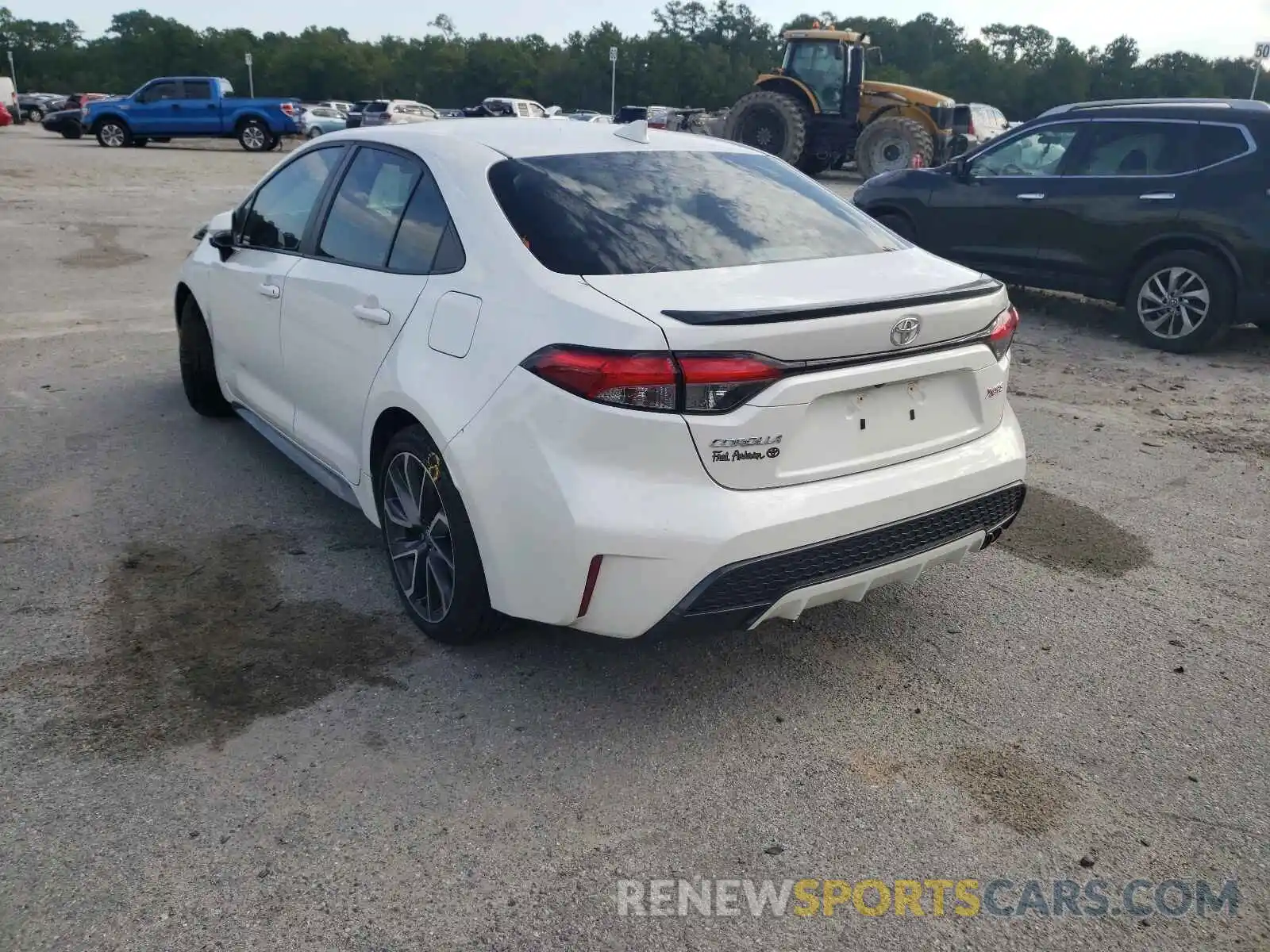 3 Photograph of a damaged car 5YFT4RCE4LP005693 TOYOTA COROLLA 2020