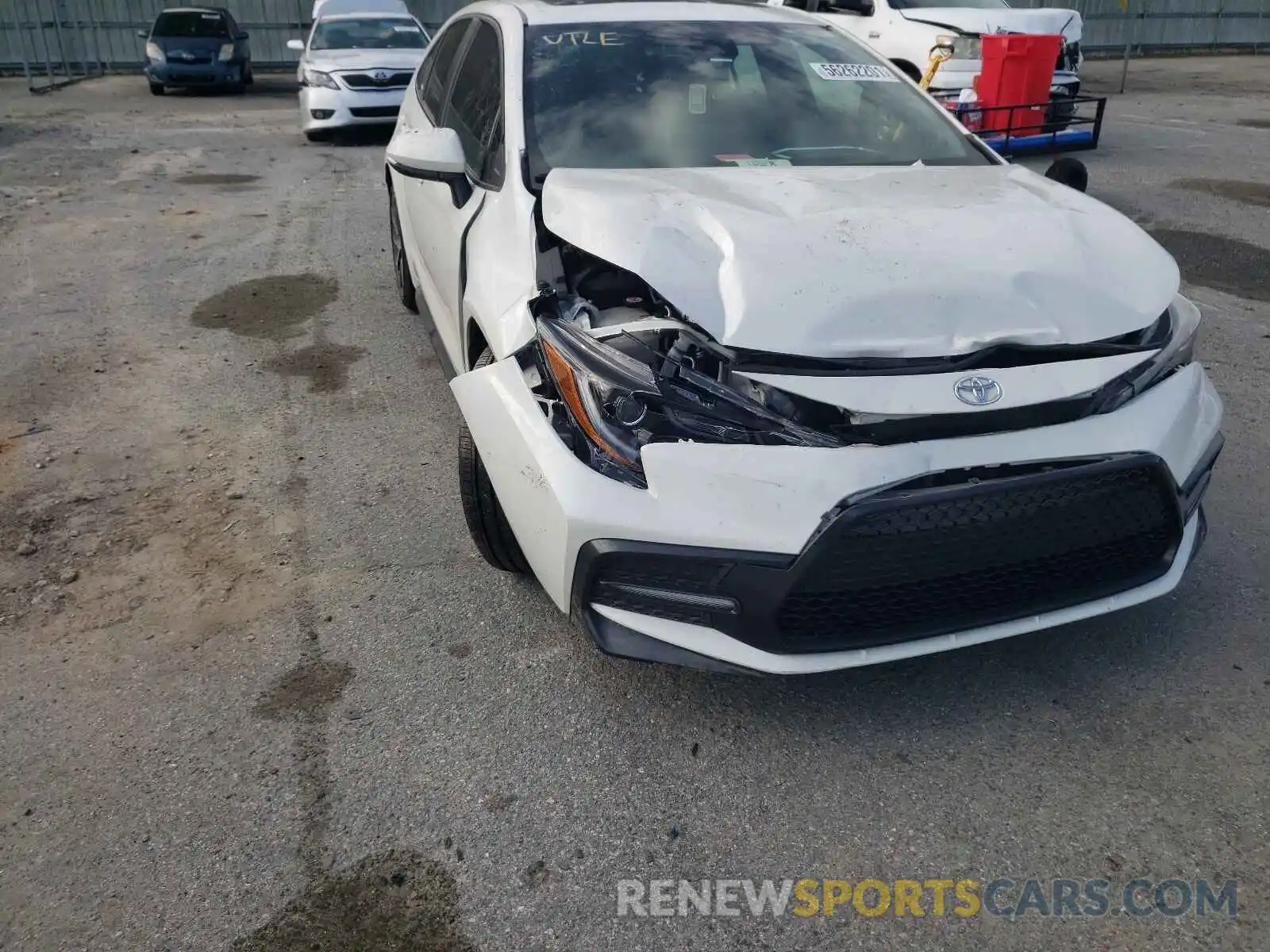 9 Photograph of a damaged car 5YFT4RCE4LP005693 TOYOTA COROLLA 2020