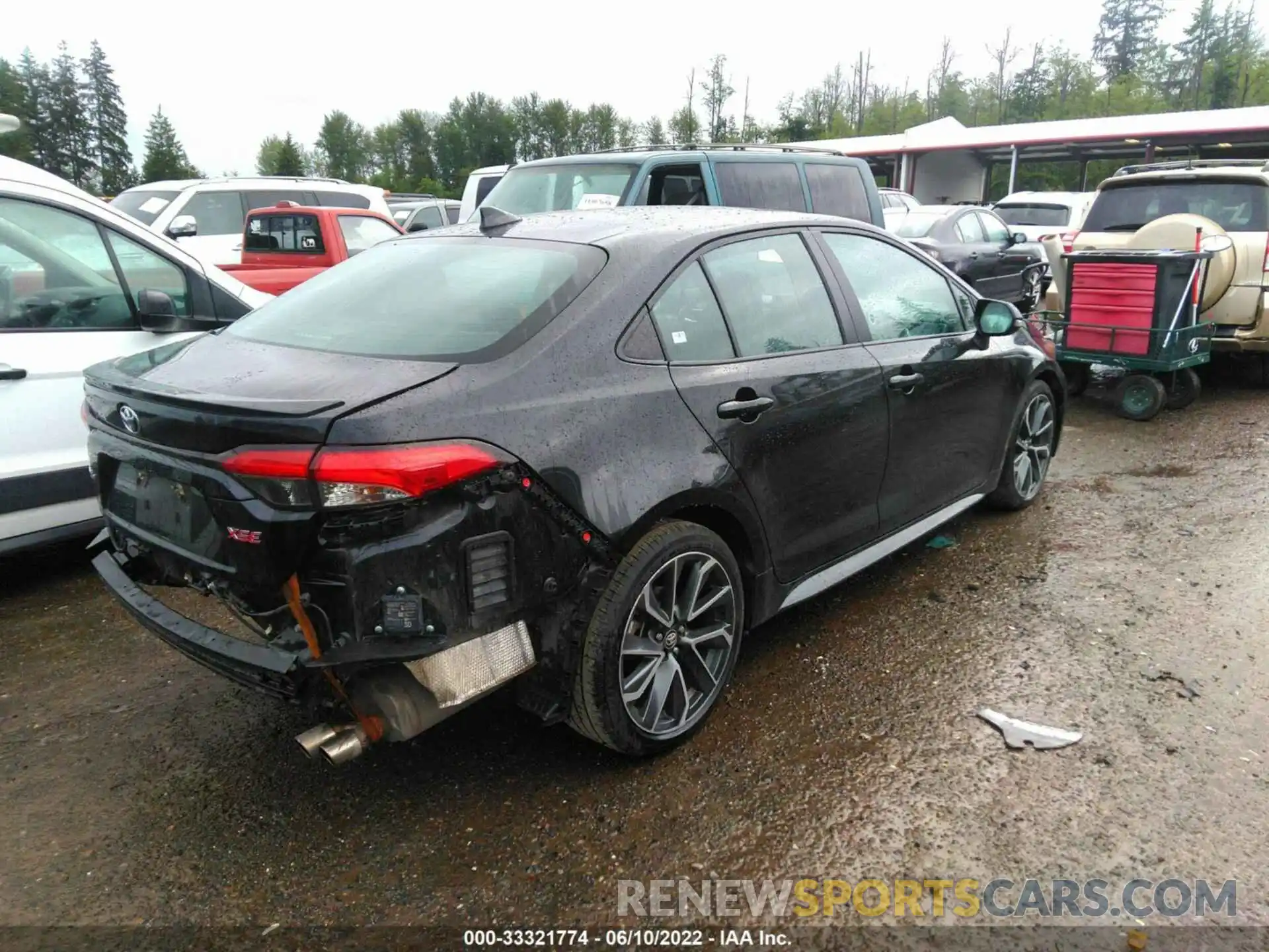 4 Photograph of a damaged car 5YFT4RCE4LP009338 TOYOTA COROLLA 2020