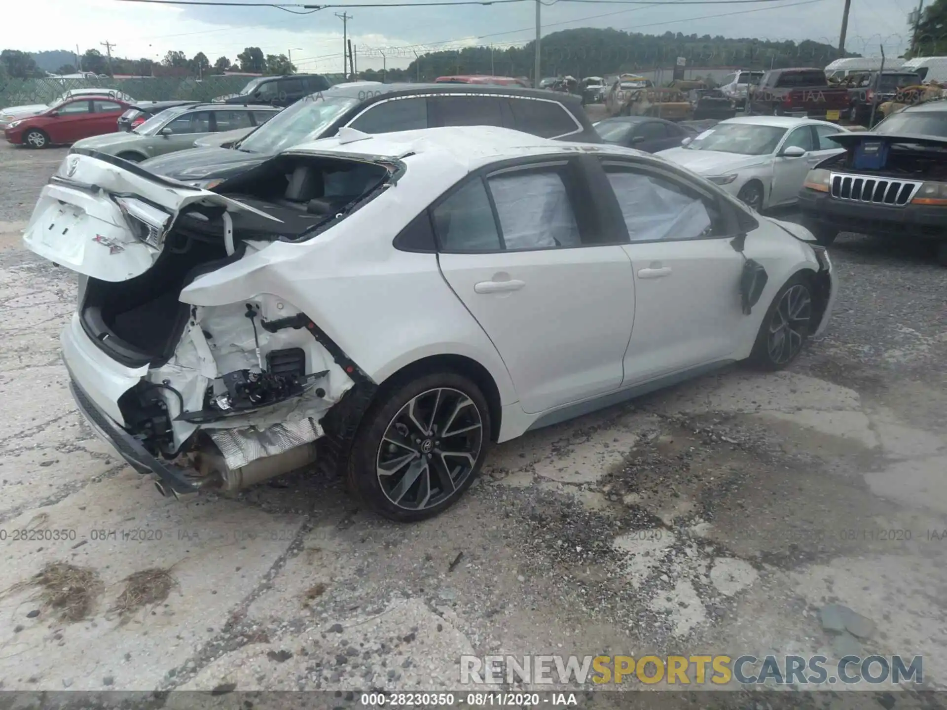 4 Photograph of a damaged car 5YFT4RCE4LP023384 TOYOTA COROLLA 2020