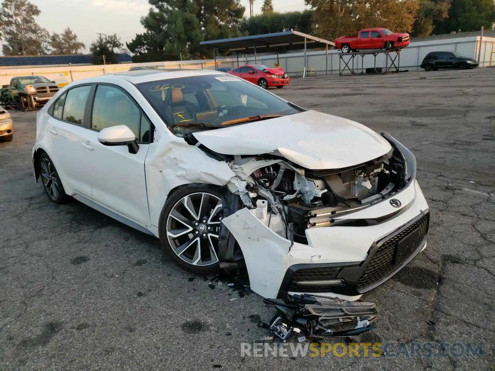 1 Photograph of a damaged car 5YFT4RCE4LP042016 TOYOTA COROLLA 2020