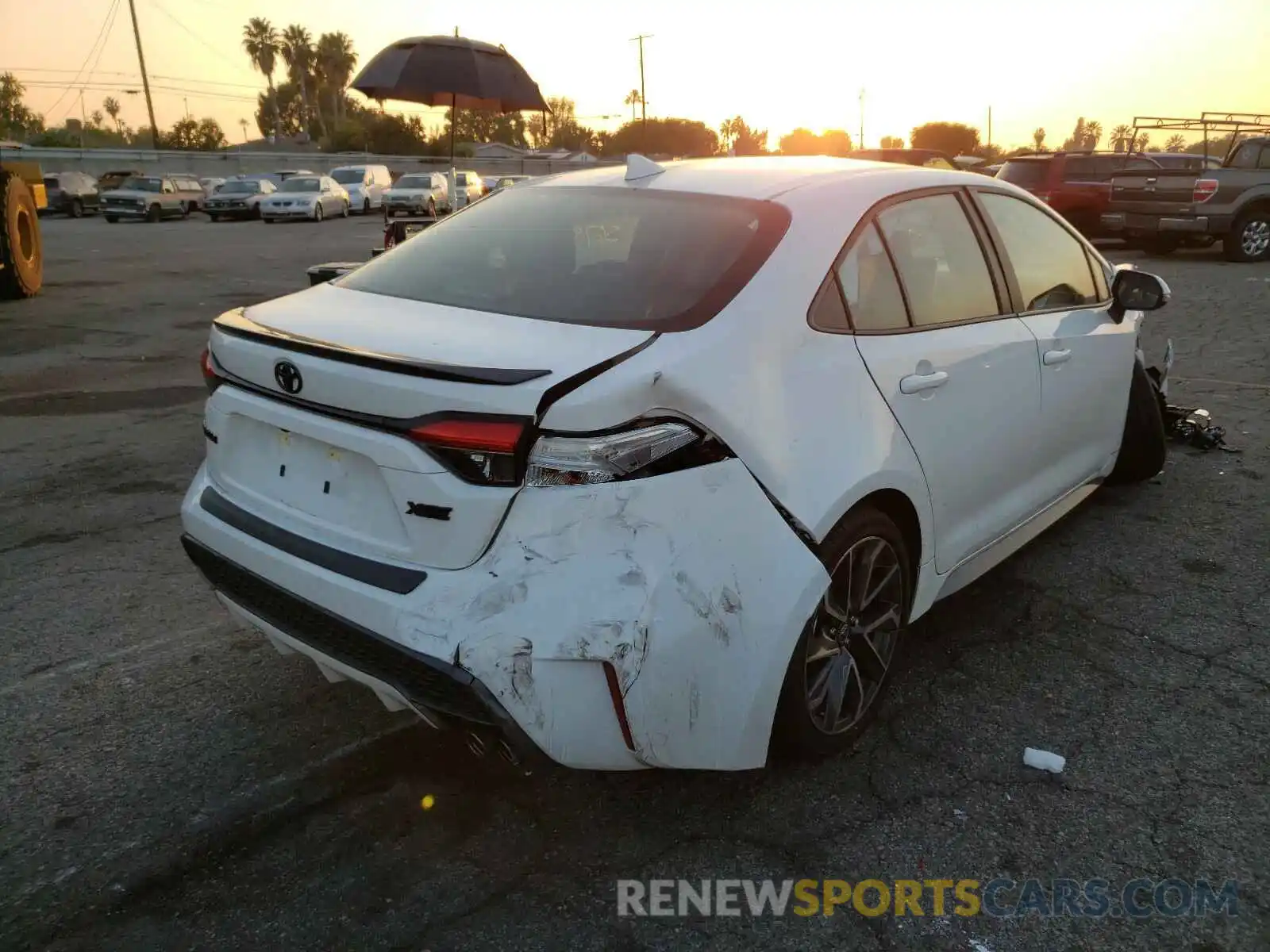 4 Photograph of a damaged car 5YFT4RCE4LP042016 TOYOTA COROLLA 2020