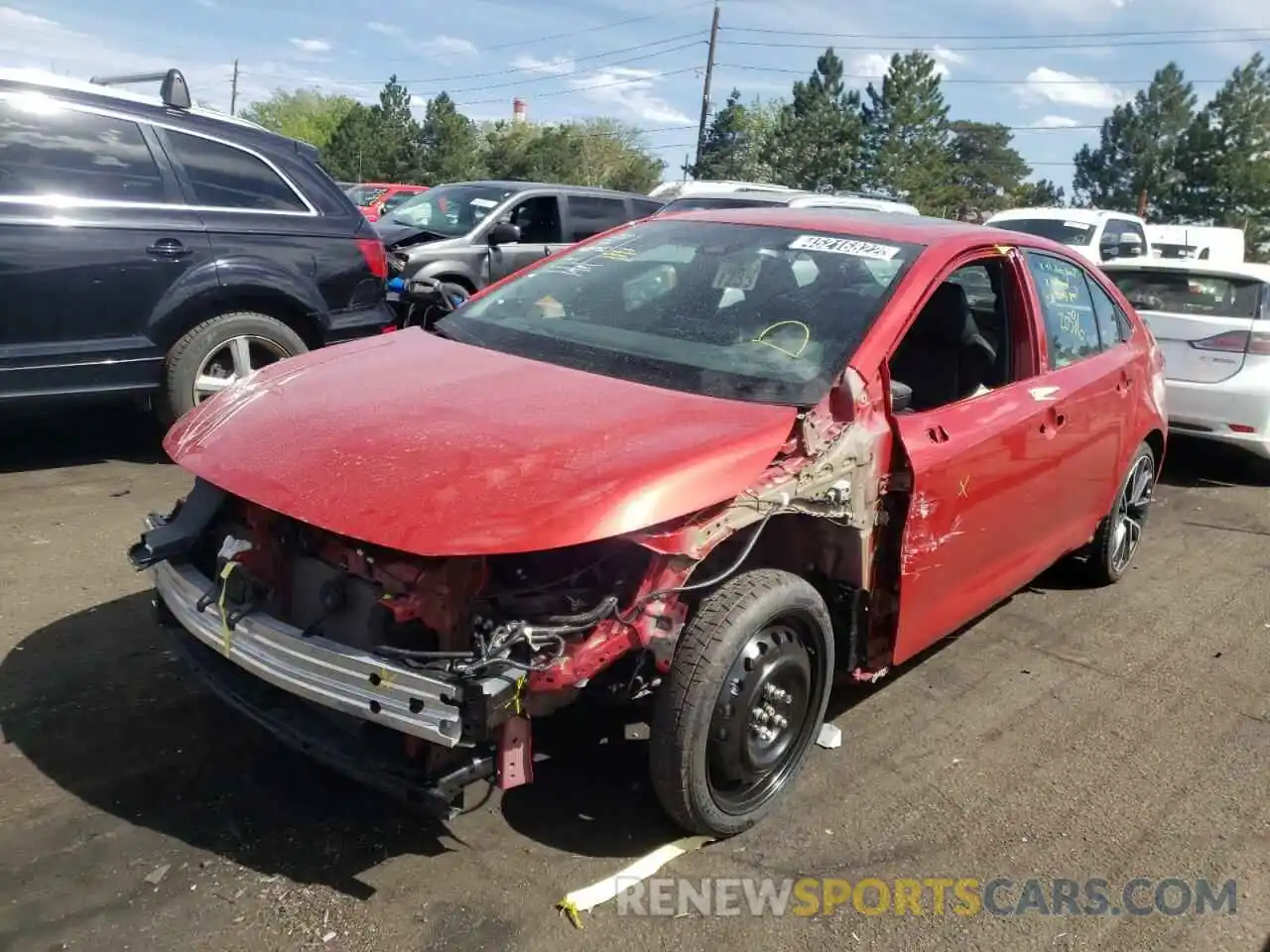 2 Photograph of a damaged car 5YFT4RCE5LP015598 TOYOTA COROLLA 2020