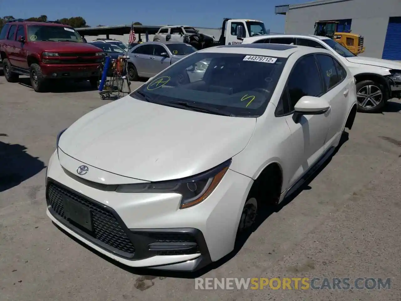 2 Photograph of a damaged car 5YFT4RCE5LP017674 TOYOTA COROLLA 2020