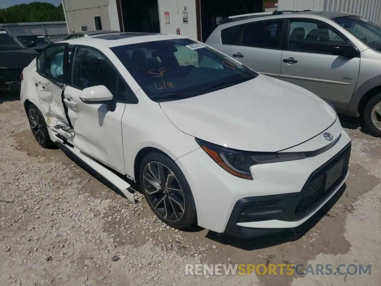 1 Photograph of a damaged car 5YFT4RCE5LP018565 TOYOTA COROLLA 2020