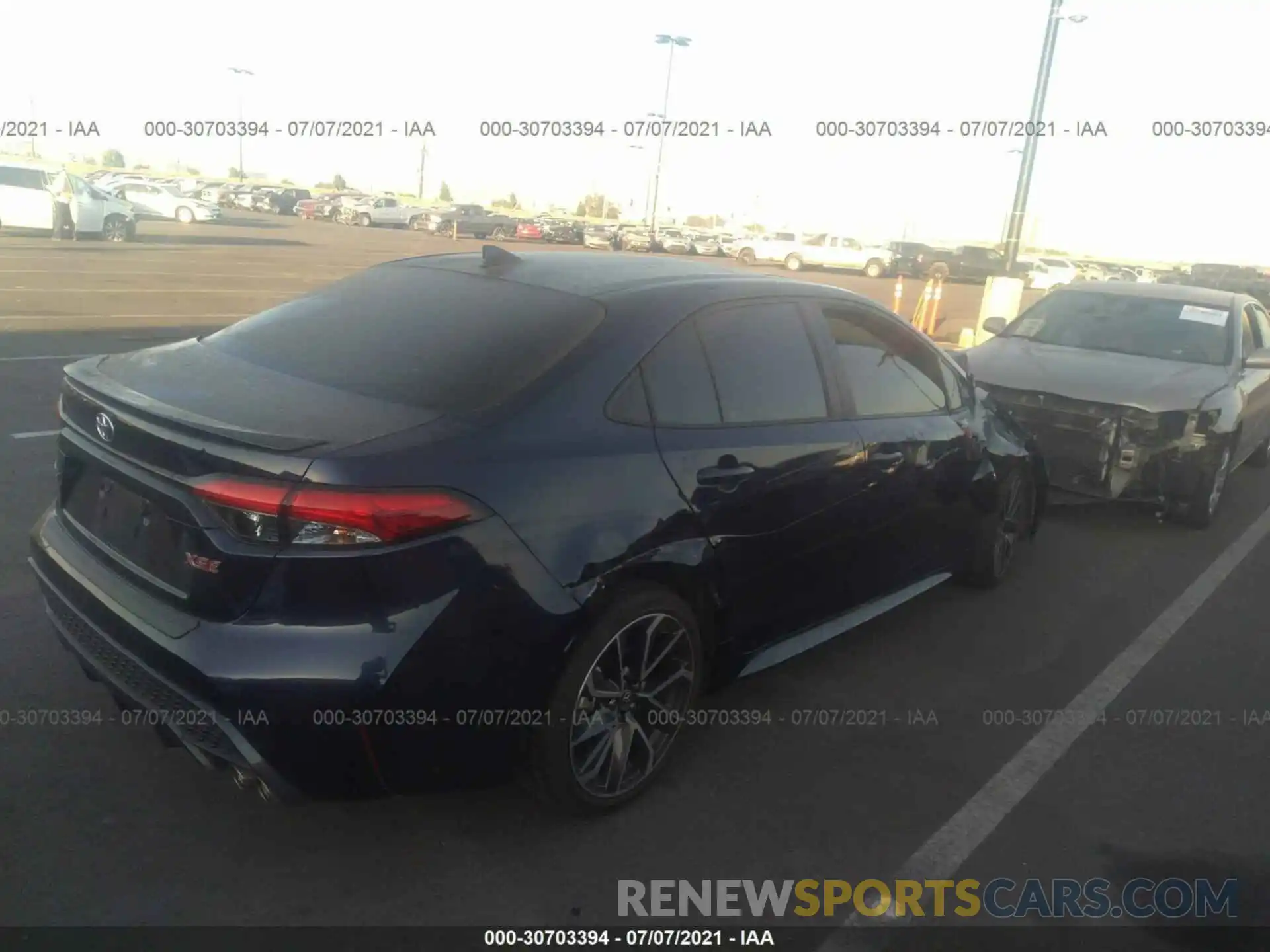 4 Photograph of a damaged car 5YFT4RCE5LP032045 TOYOTA COROLLA 2020