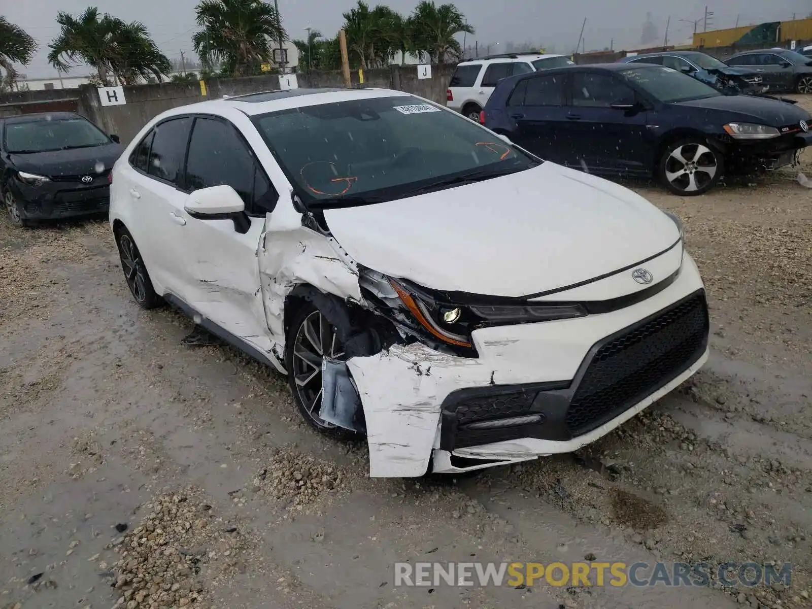 1 Photograph of a damaged car 5YFT4RCE5LP034507 TOYOTA COROLLA 2020