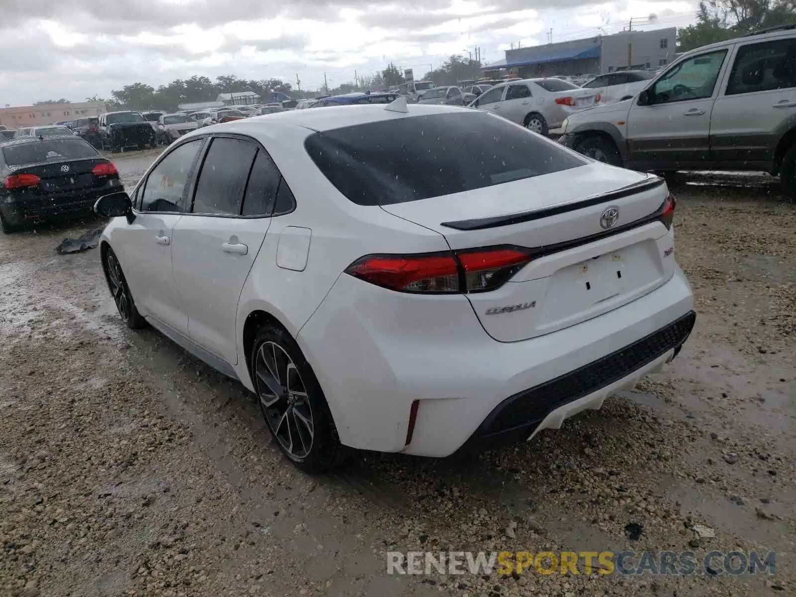 3 Photograph of a damaged car 5YFT4RCE5LP034507 TOYOTA COROLLA 2020