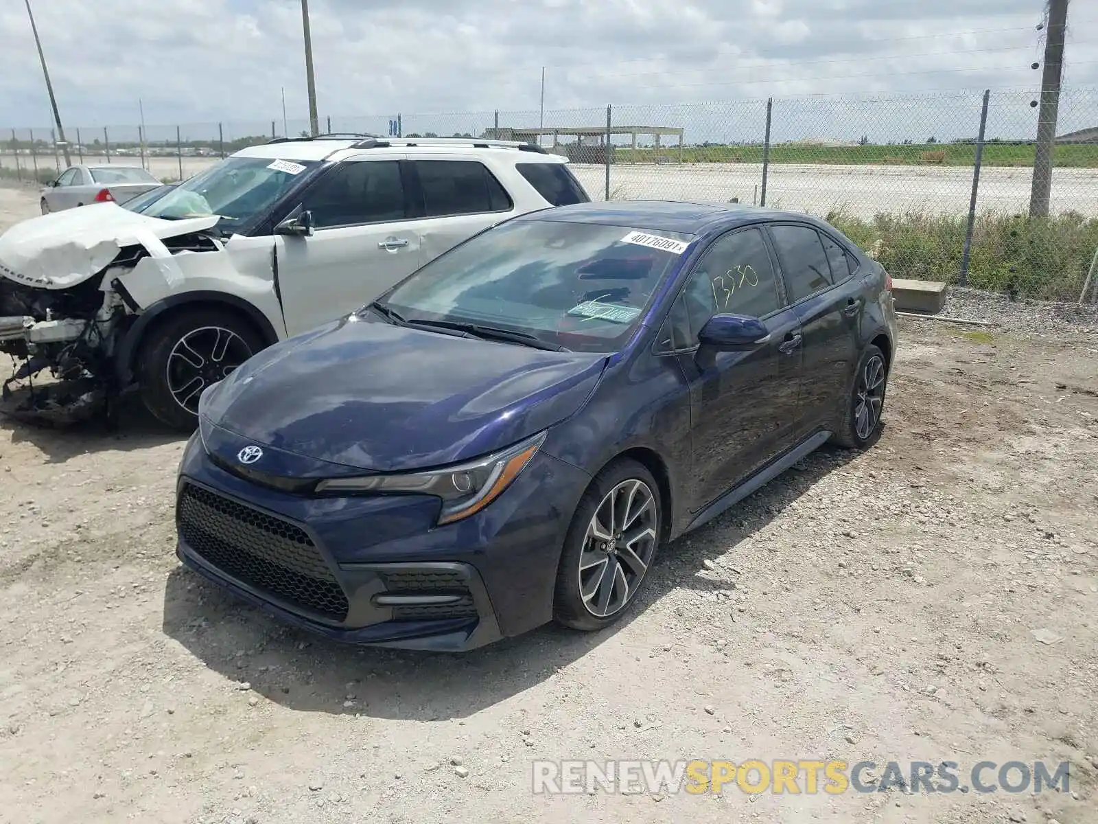 2 Photograph of a damaged car 5YFT4RCE5LP037889 TOYOTA COROLLA 2020