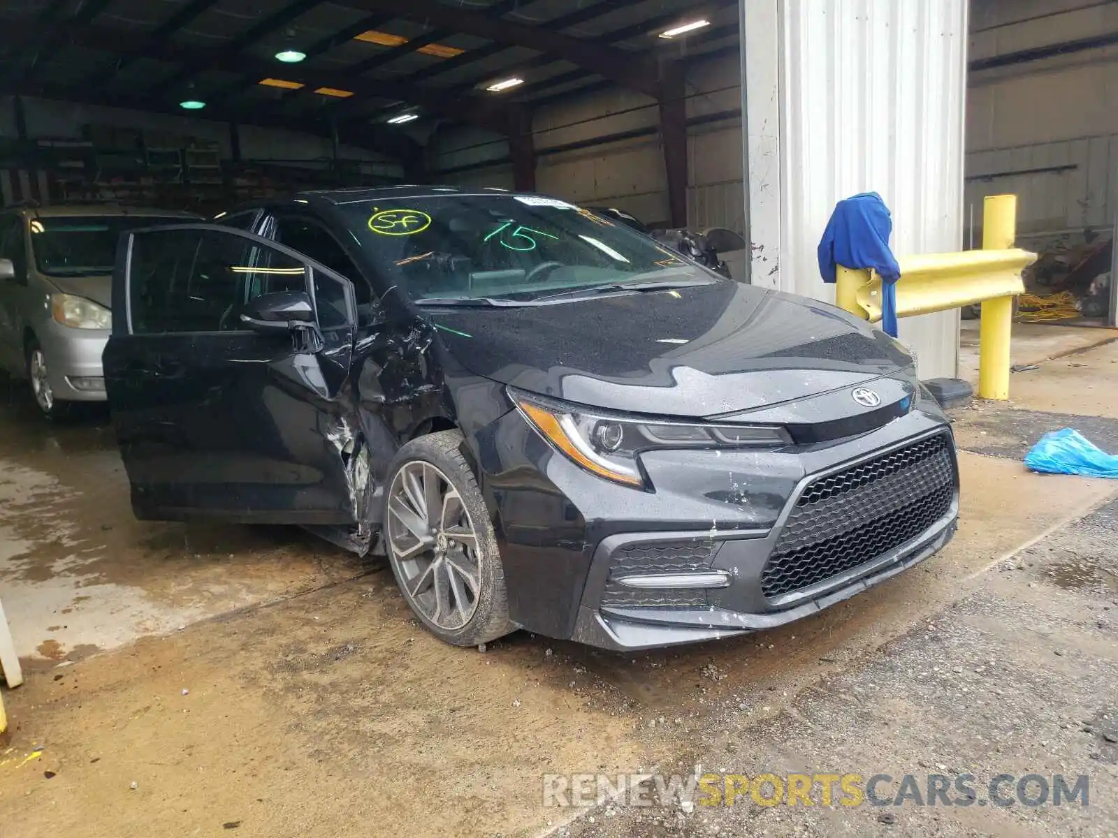 1 Photograph of a damaged car 5YFT4RCE5LP042901 TOYOTA COROLLA 2020