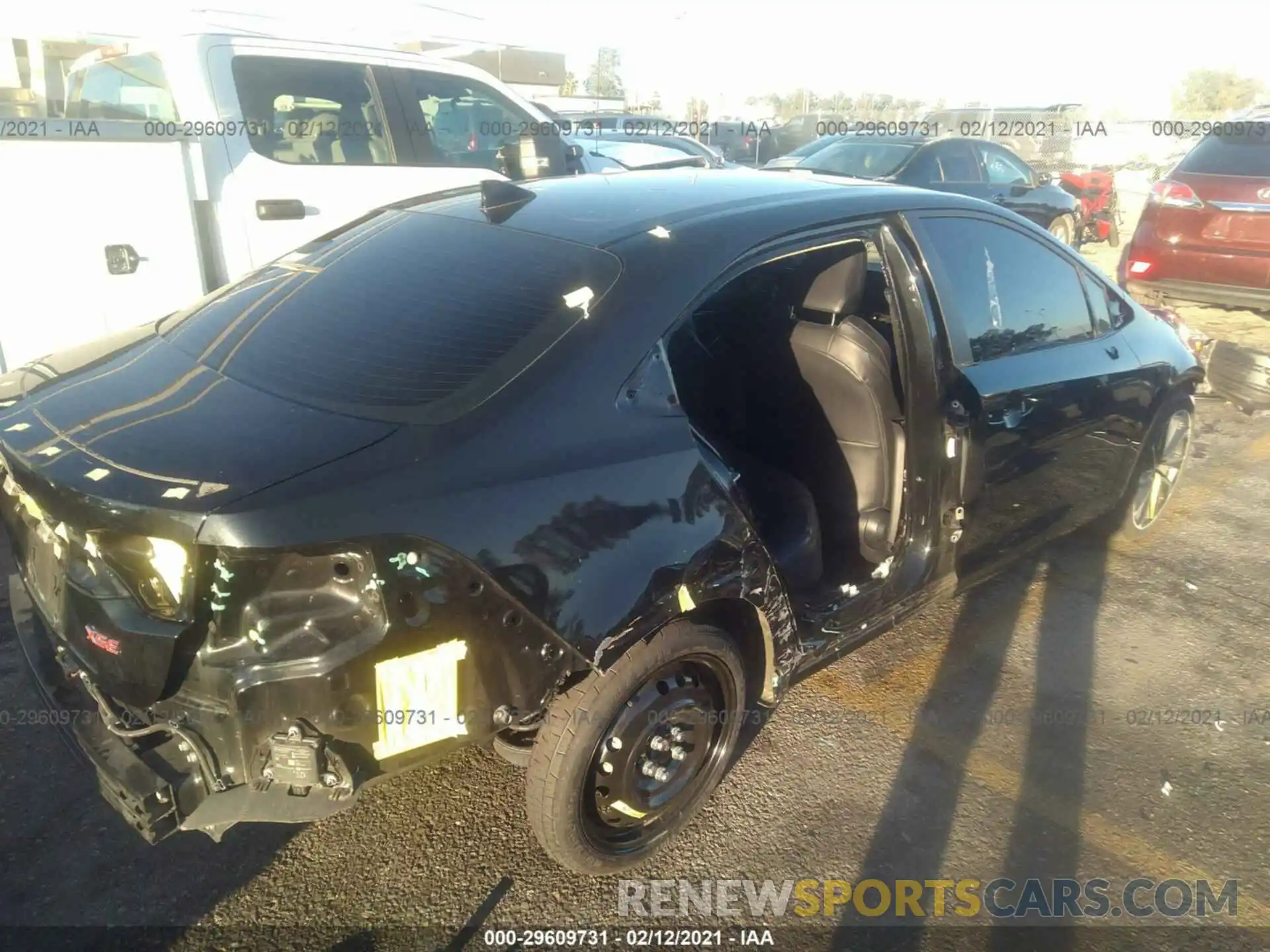 4 Photograph of a damaged car 5YFT4RCE6LP026240 TOYOTA COROLLA 2020