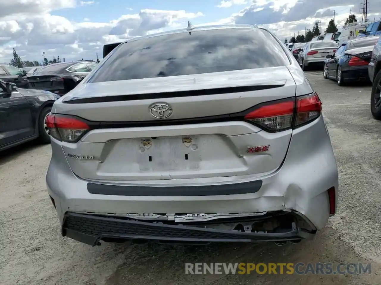 6 Photograph of a damaged car 5YFT4RCE6LP030403 TOYOTA COROLLA 2020