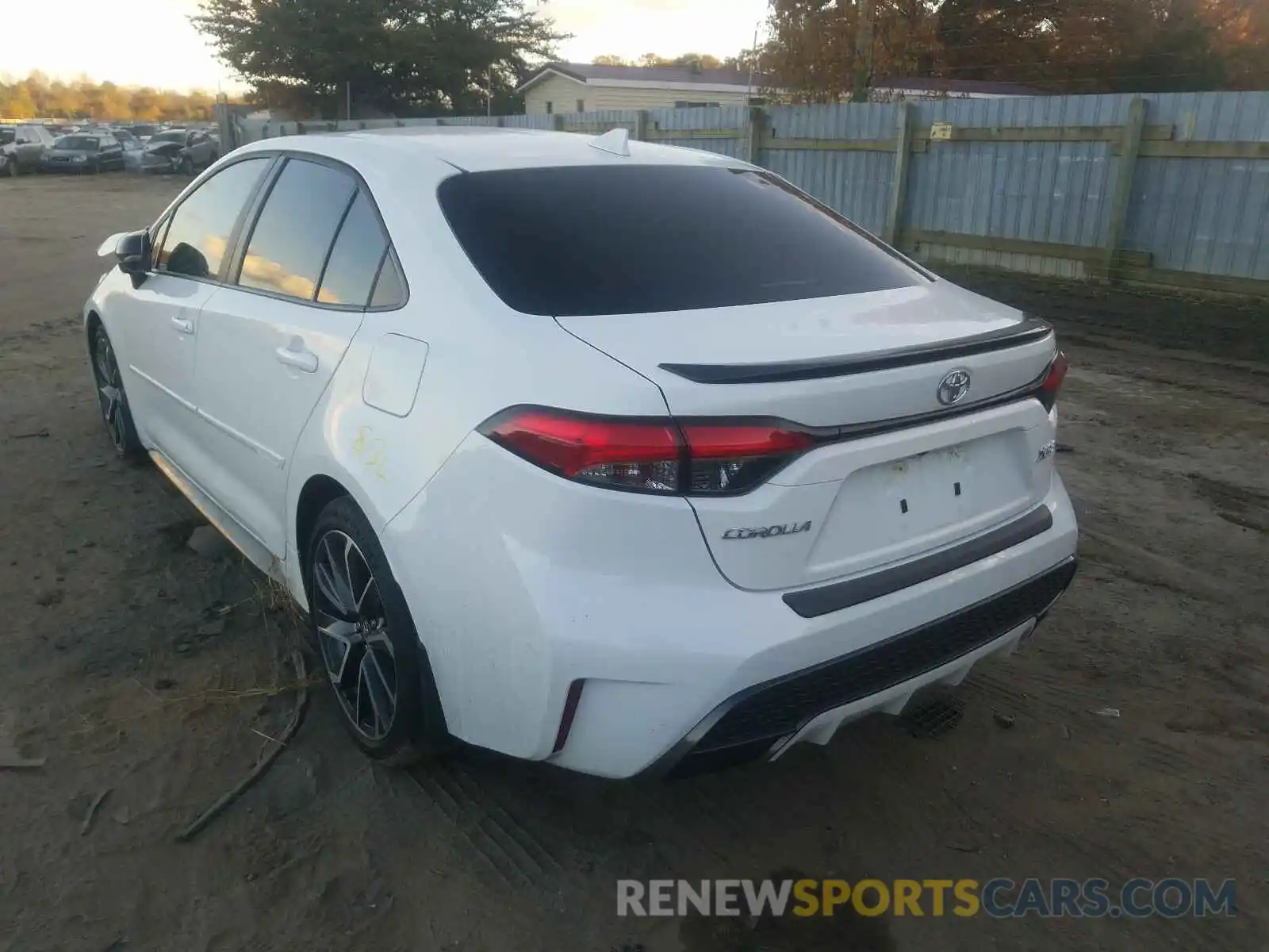 3 Photograph of a damaged car 5YFT4RCE6LP036007 TOYOTA COROLLA 2020