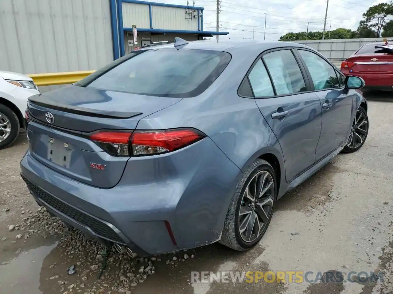 4 Photograph of a damaged car 5YFT4RCE6LP036864 TOYOTA COROLLA 2020