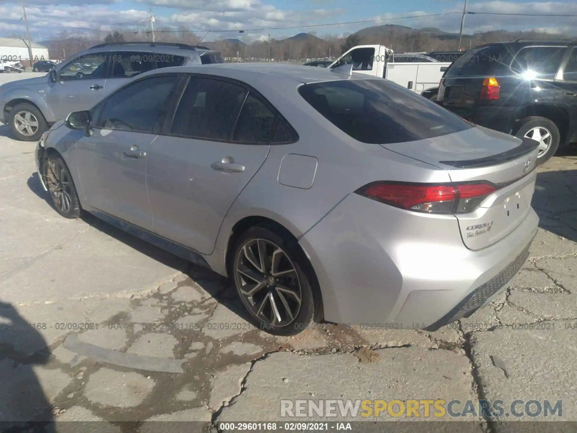 3 Photograph of a damaged car 5YFT4RCE6LP039599 TOYOTA COROLLA 2020